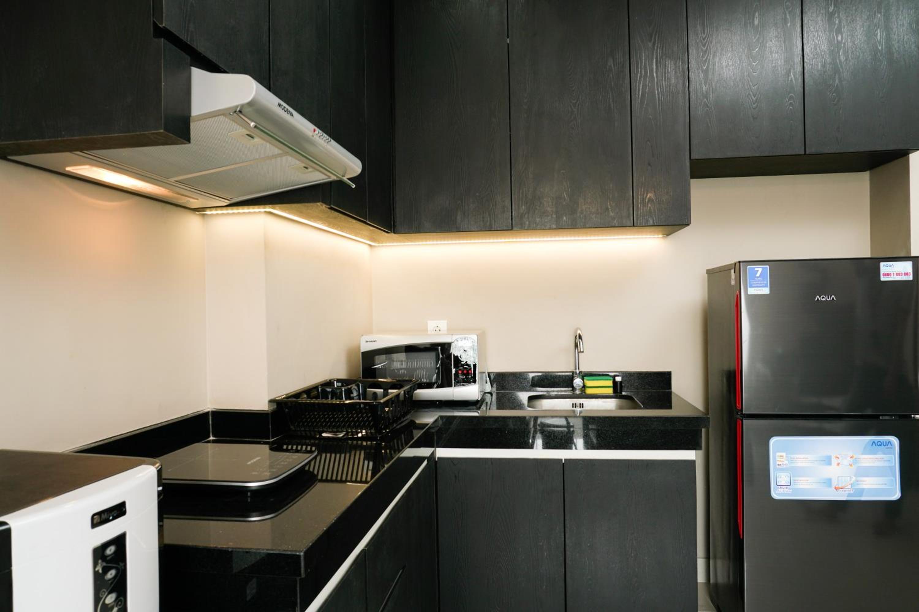 One-Bedroom Apartment - Photo 4