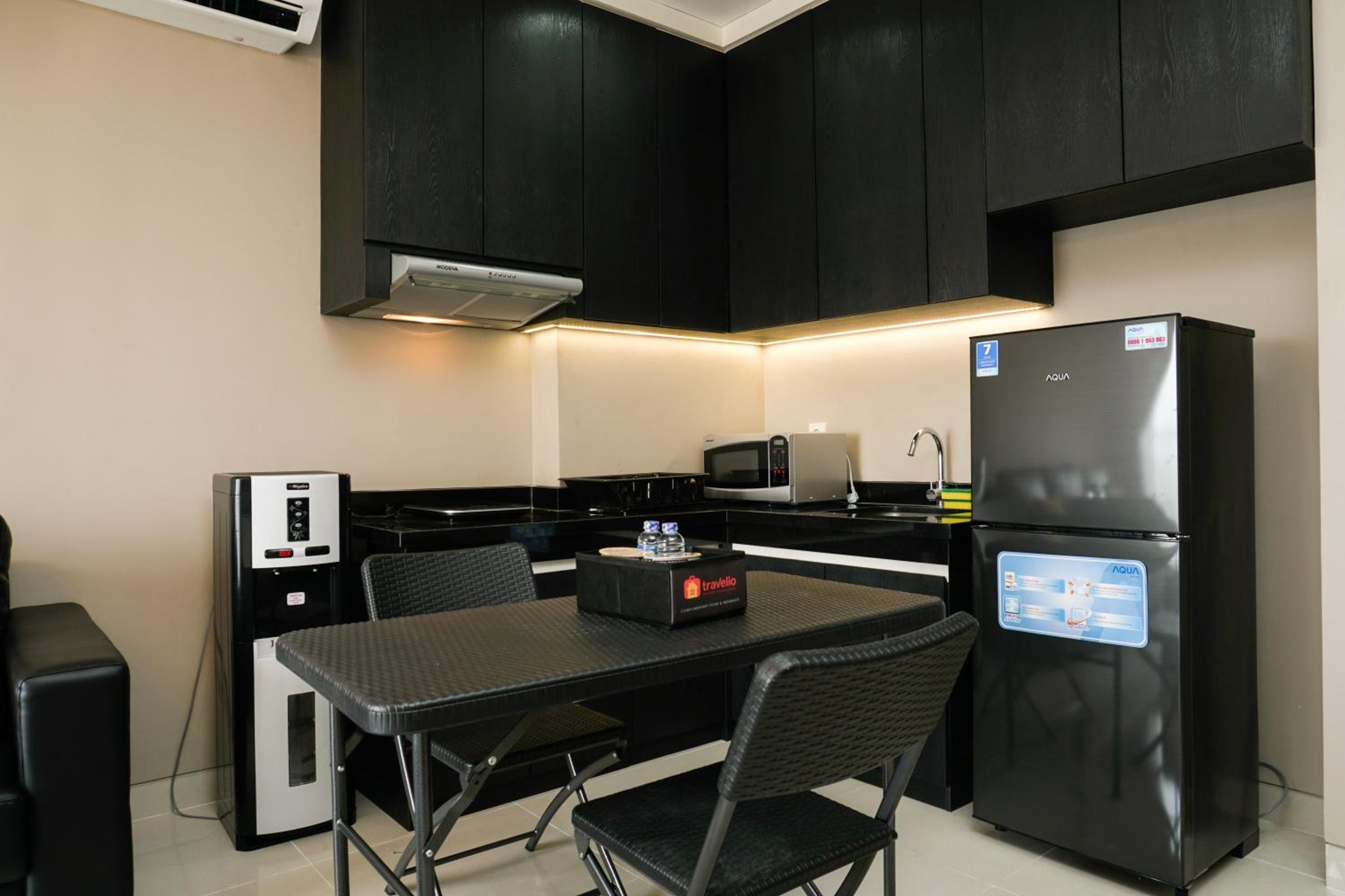 One-Bedroom Apartment - Photo 2