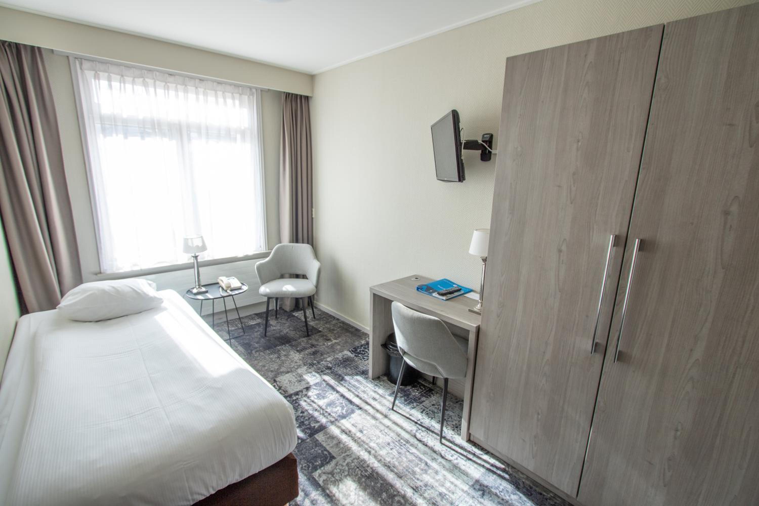 Single Room photo 2