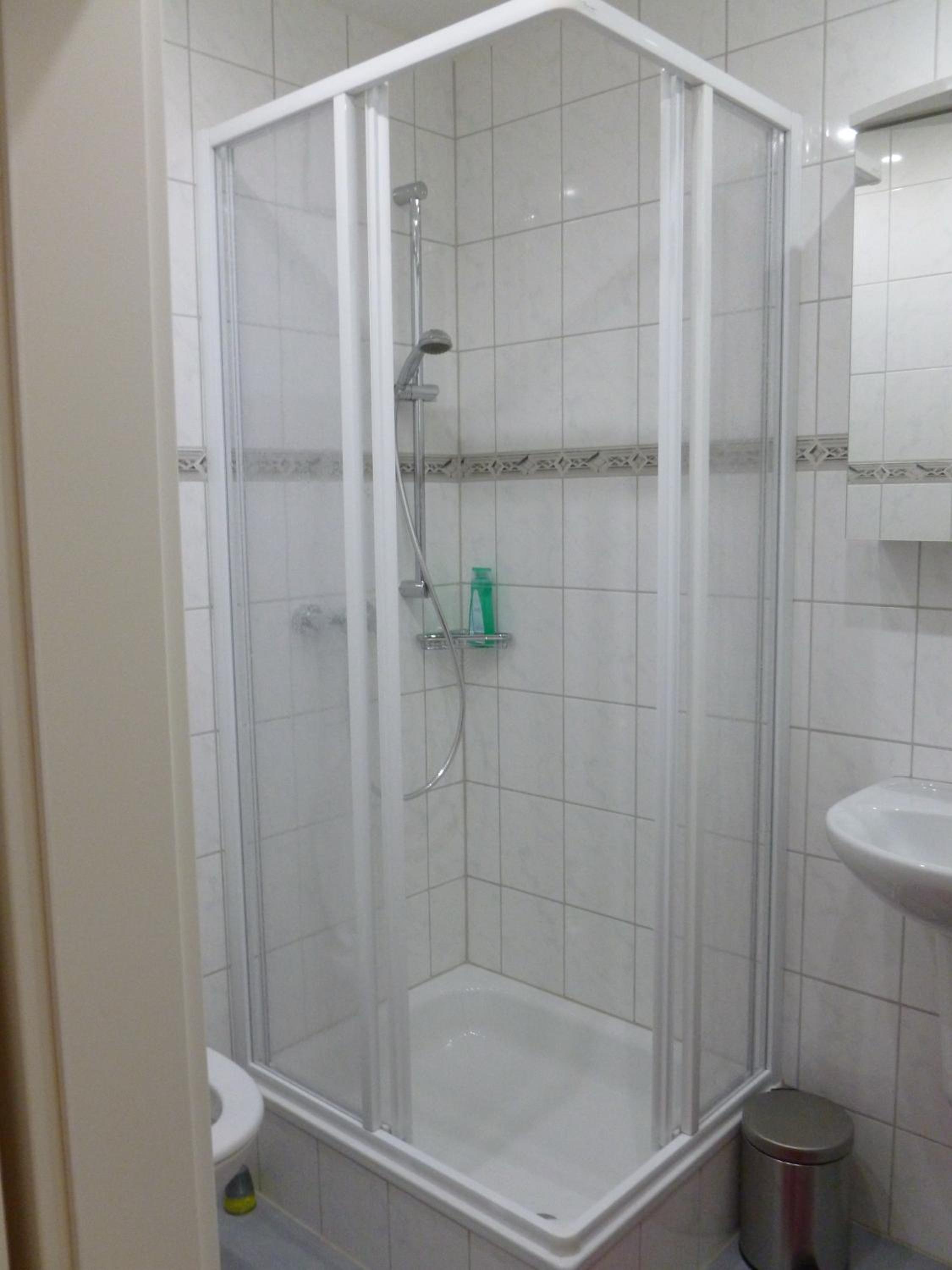 Twin Room - Photo 4