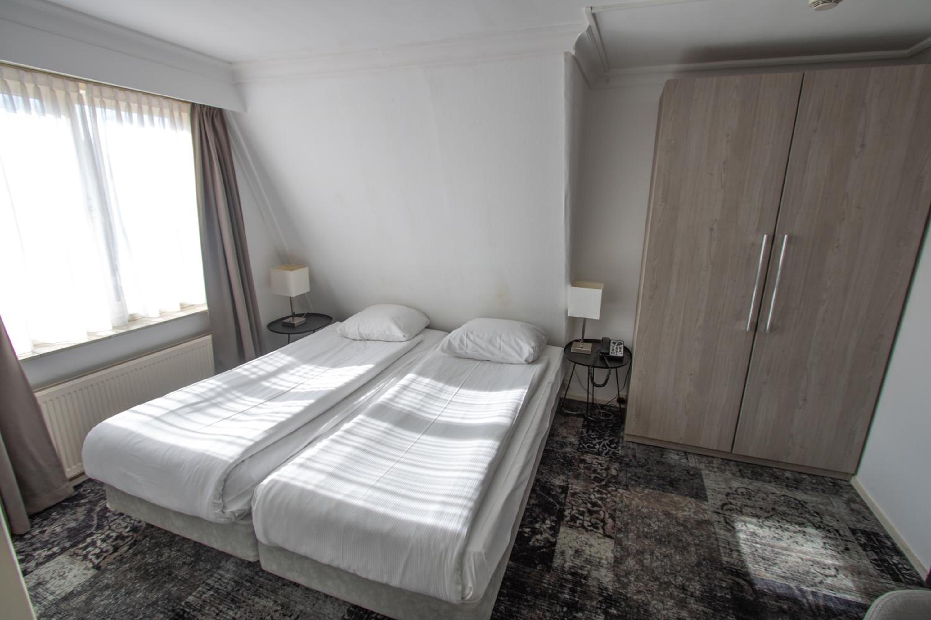 Small Double Room - Photo 4