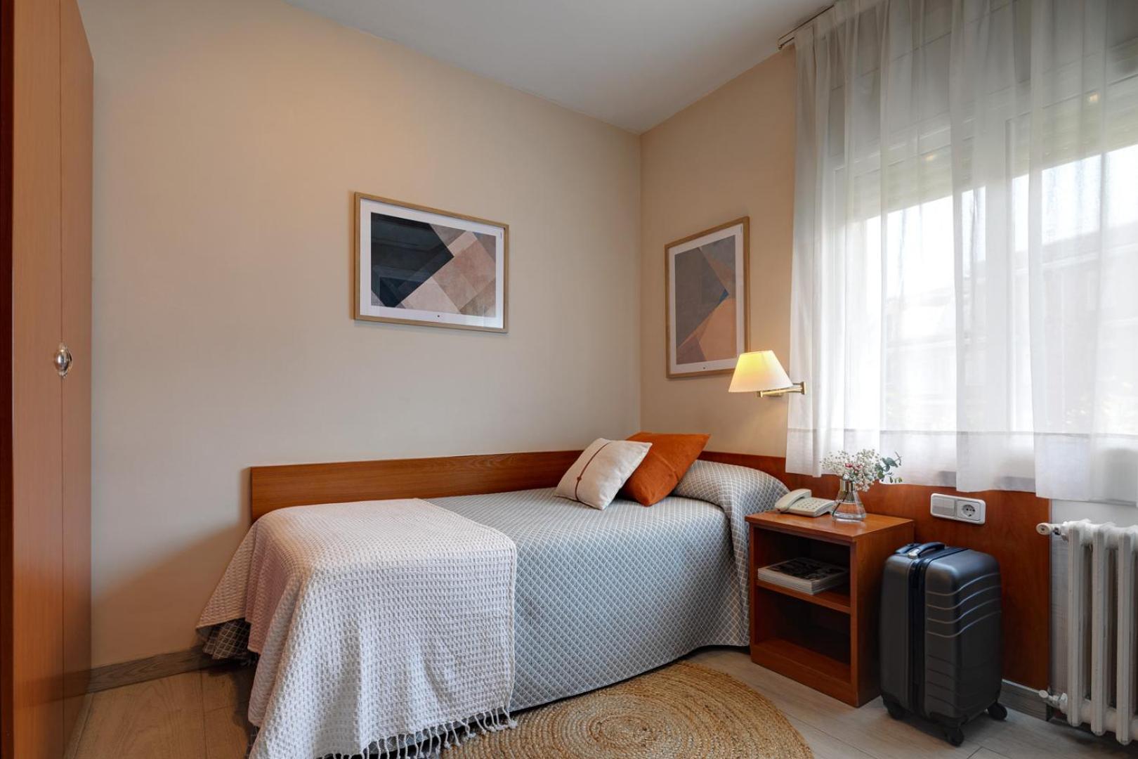 Single Room photo 3