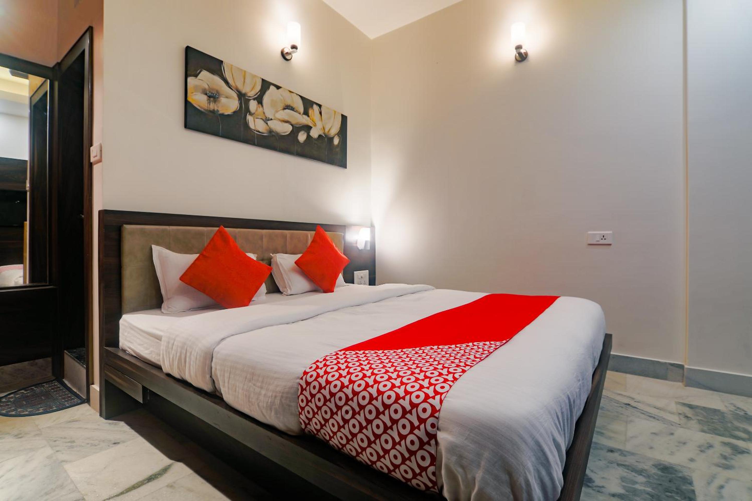 Deluxe Double Room - Photo 23