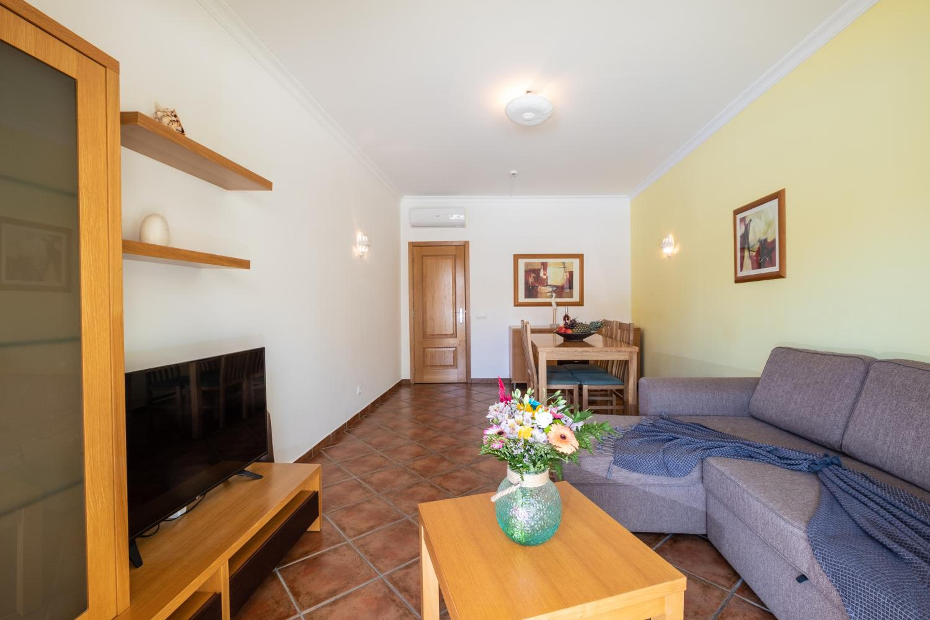 Standard One-Bedroom Apartment photo 1