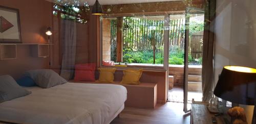 Standard King Room photo 3