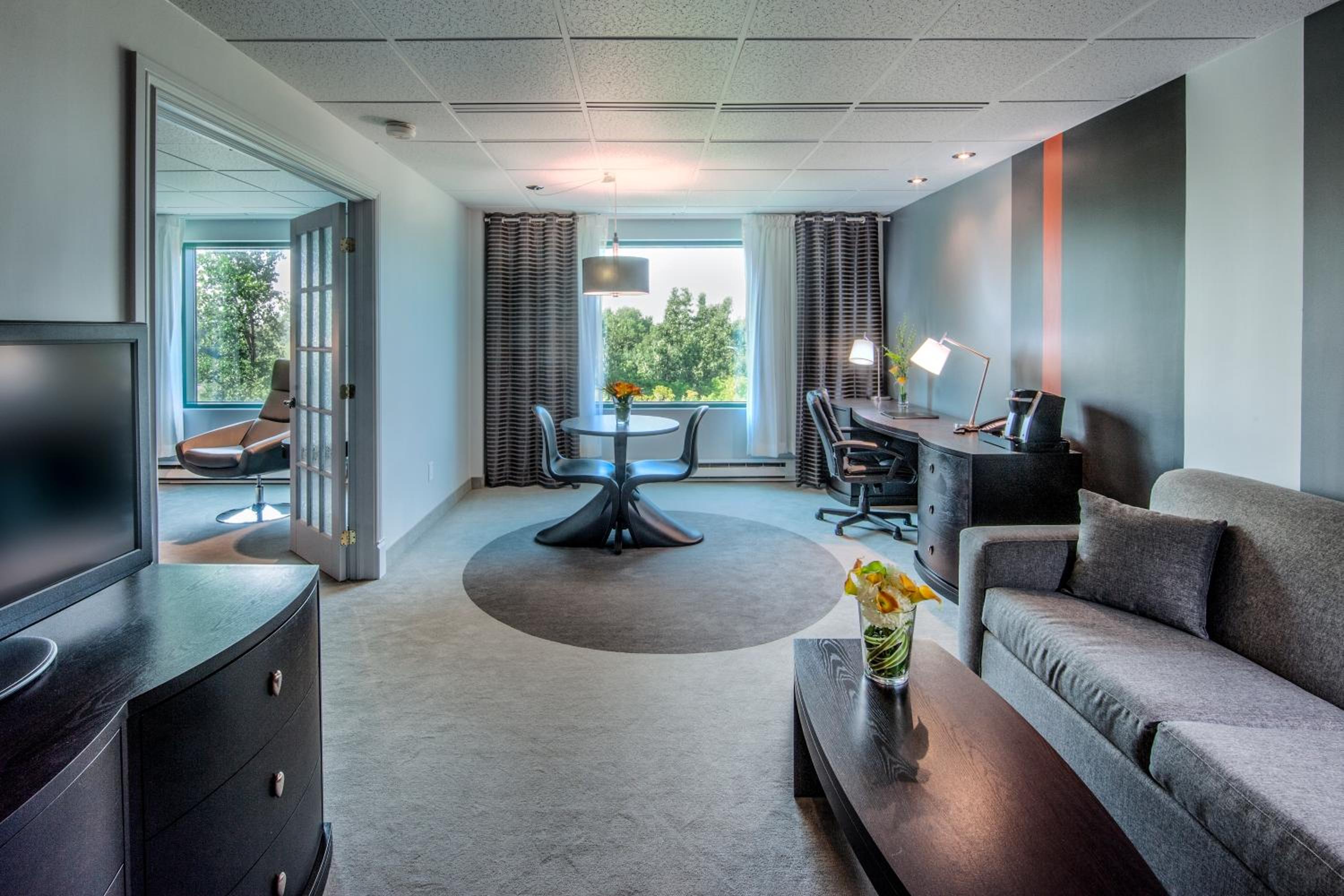 Signature Suite with River View photo 2