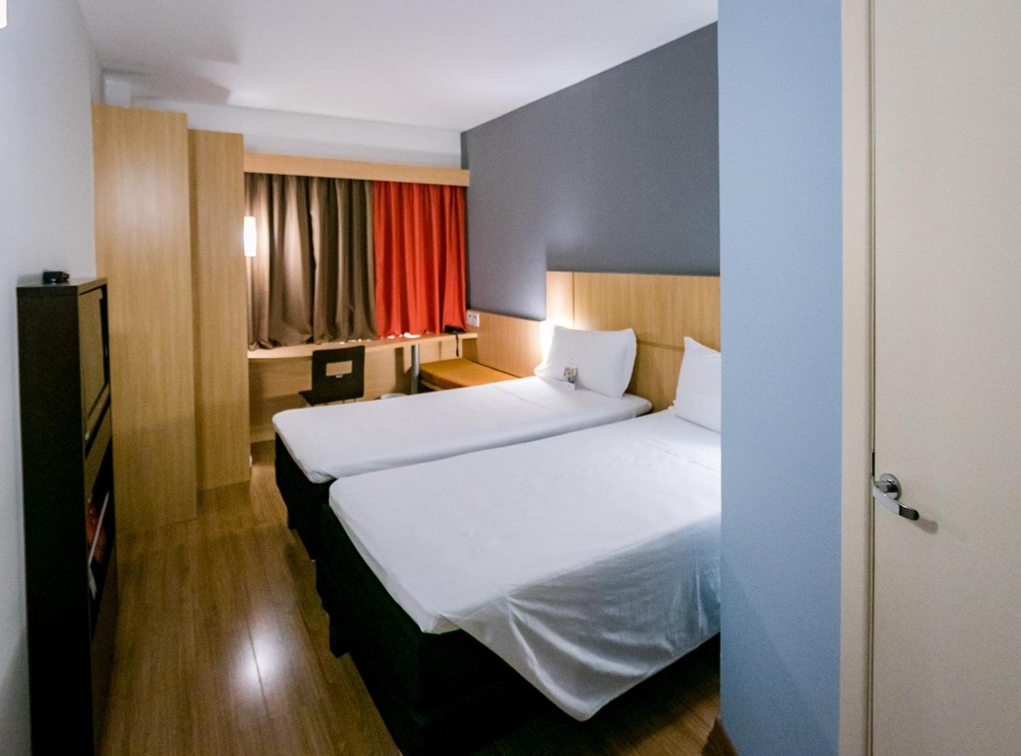 Standard Twin Room photo 3