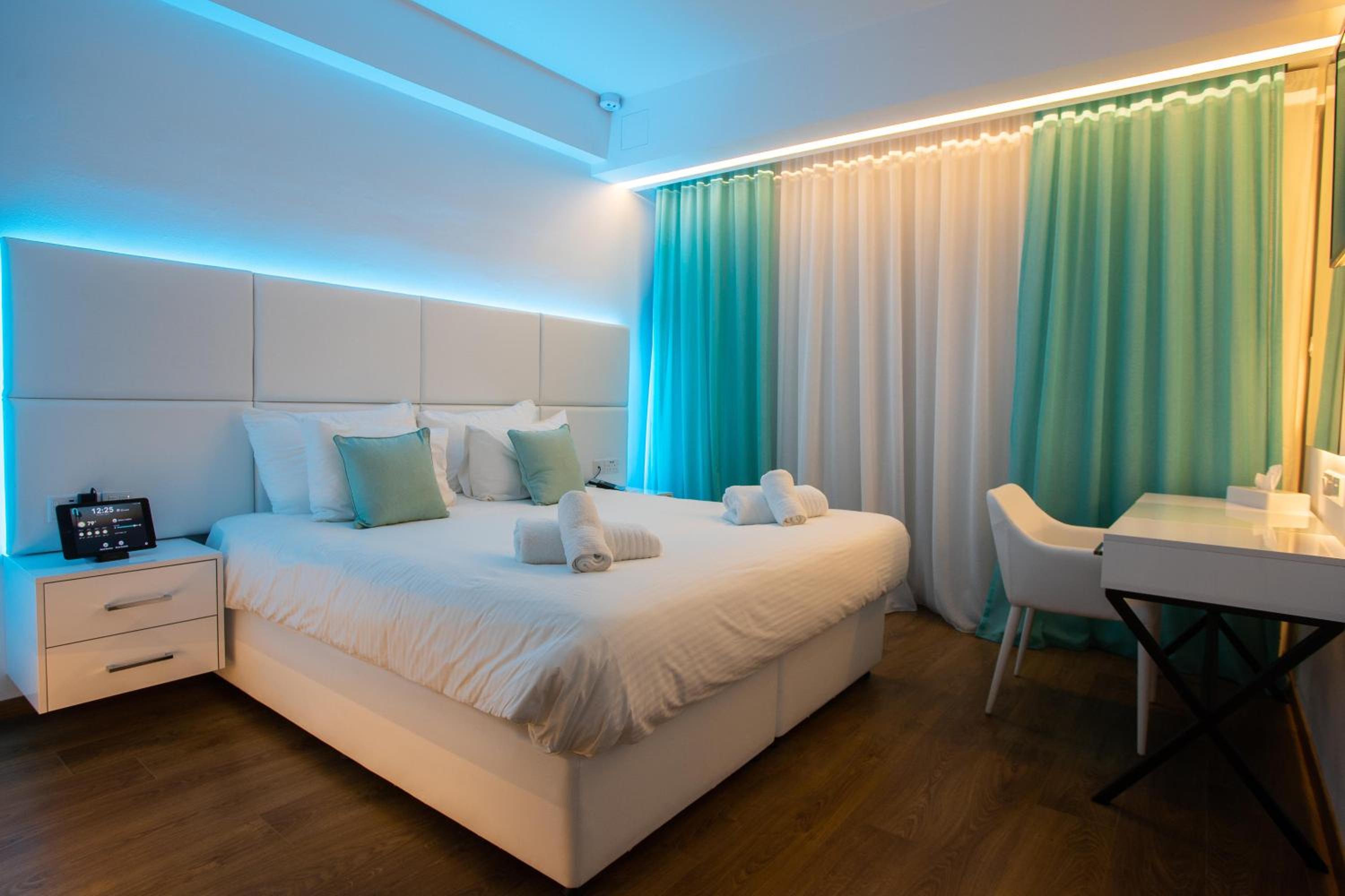 Deluxe Room Urban View