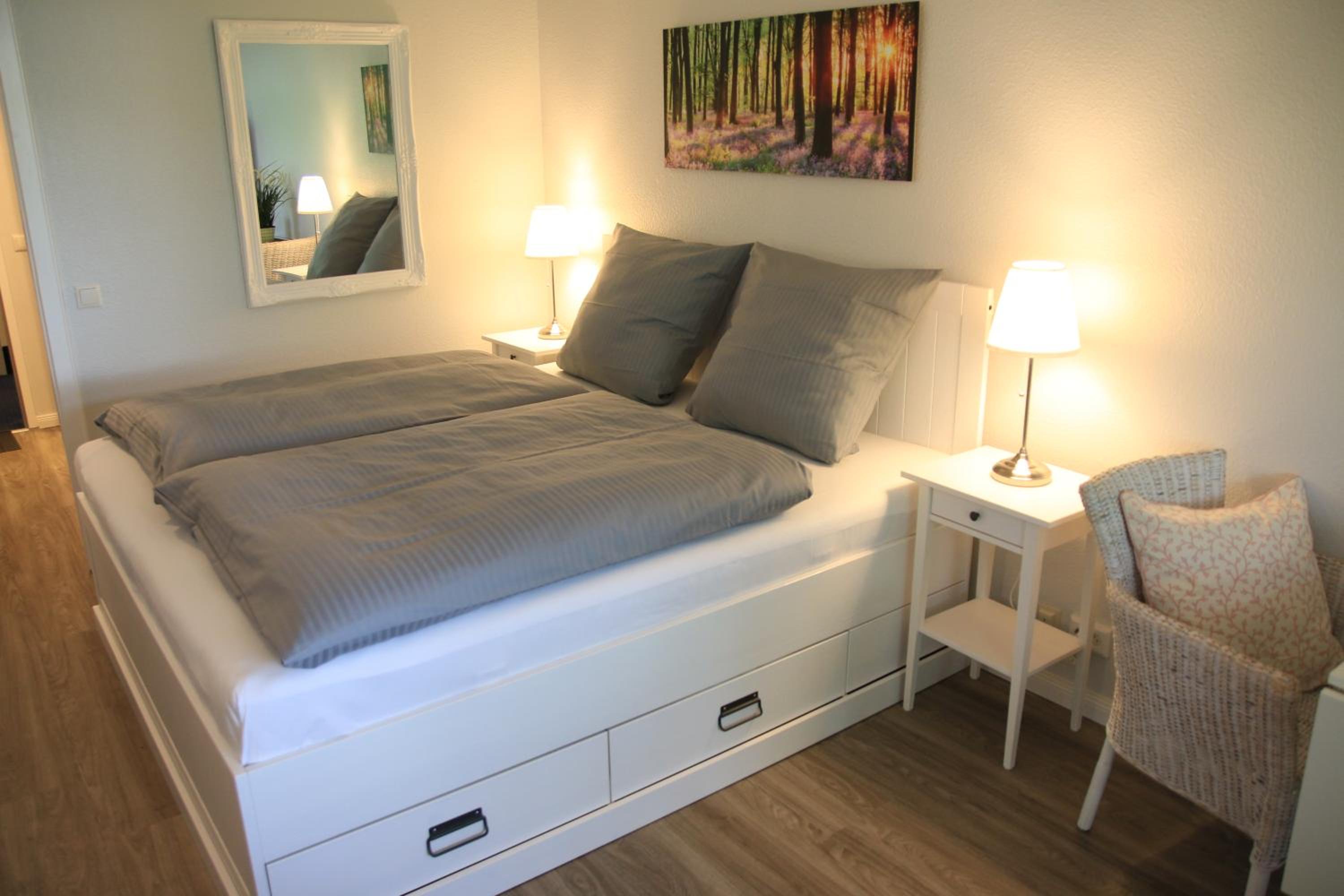 One-Bedroom Apartment photo 1