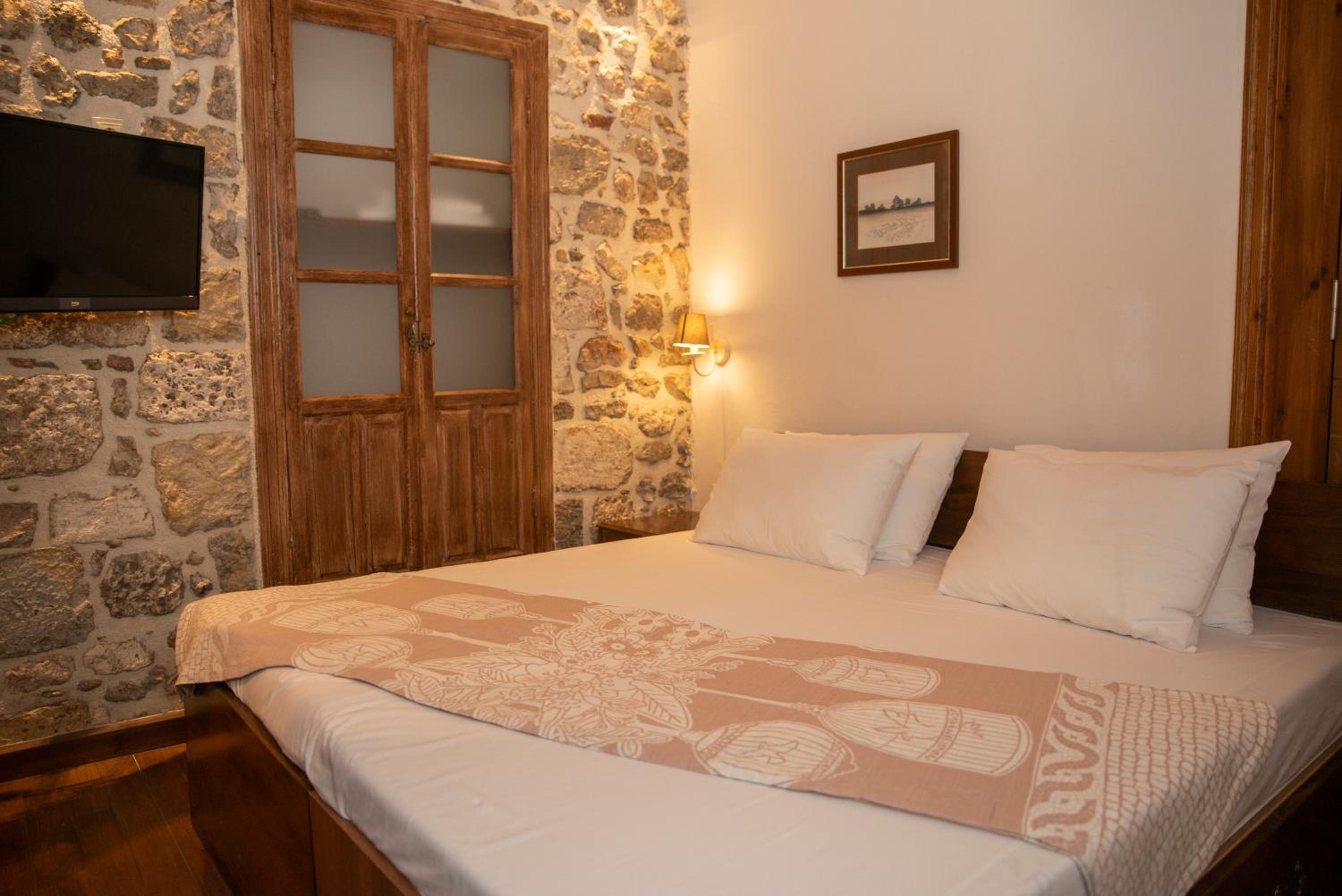 Standard Double Room - Photo 1