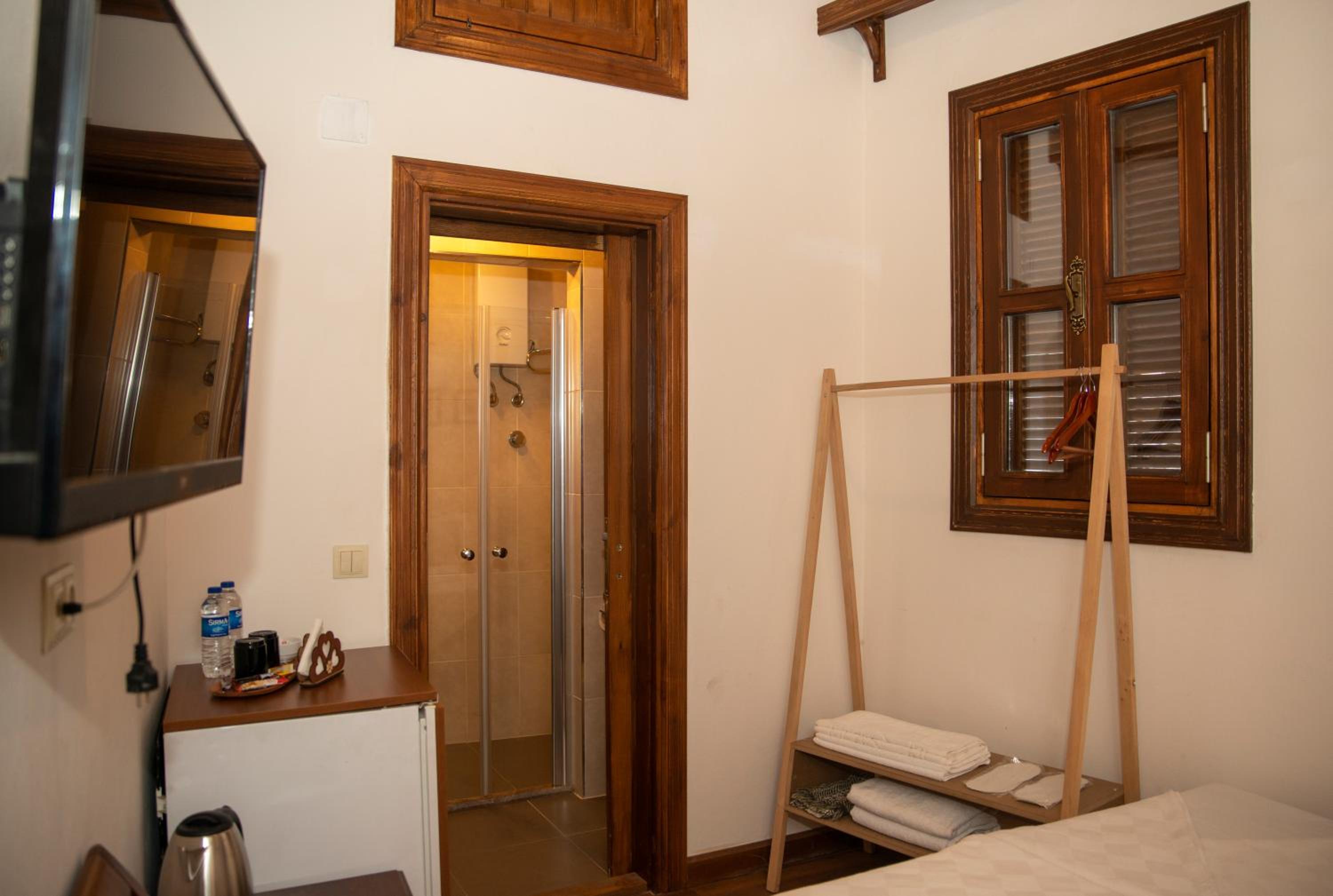 Small Double Room - Photo 1