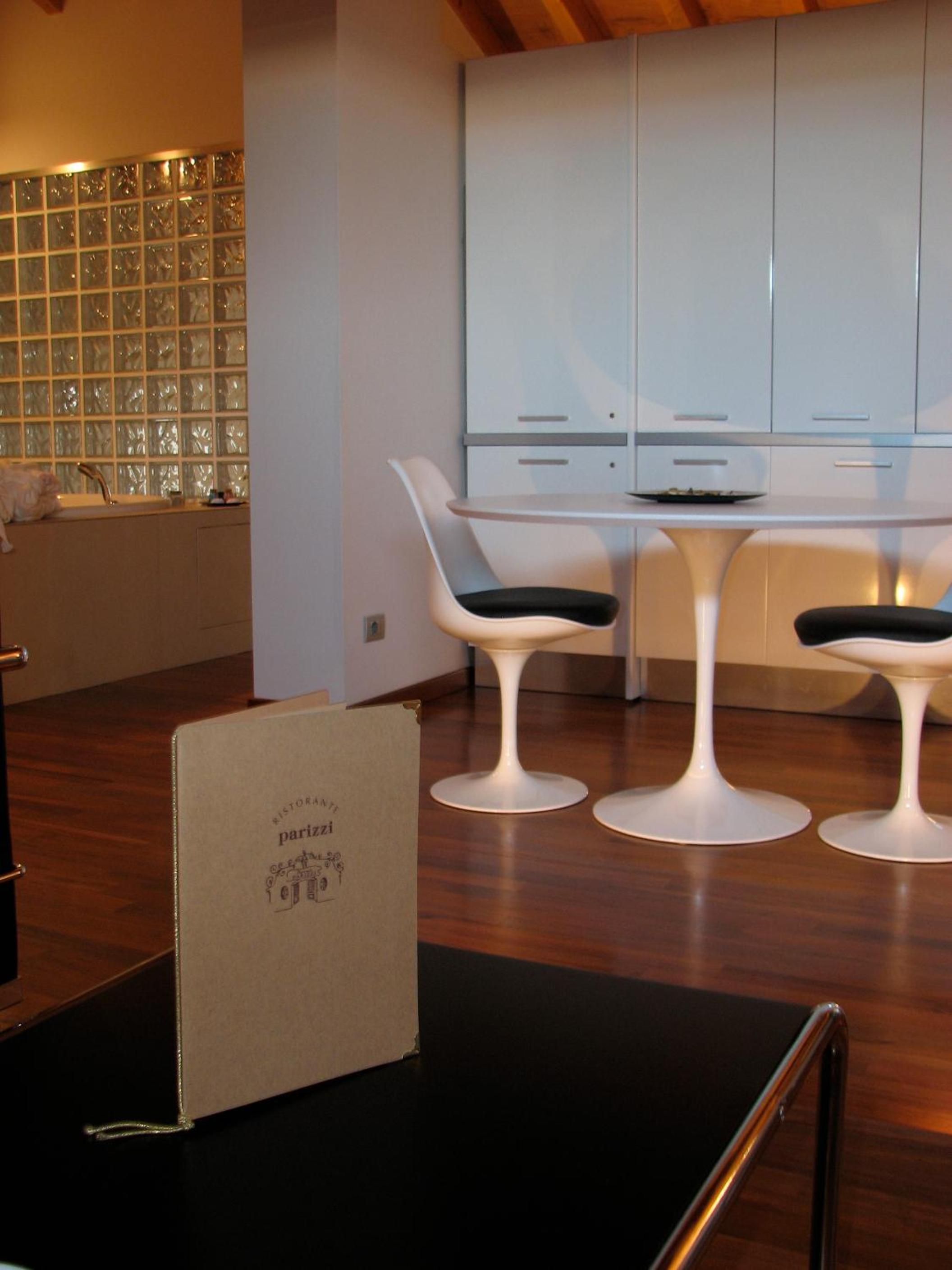Deluxe Suite - Attic - Photo 12