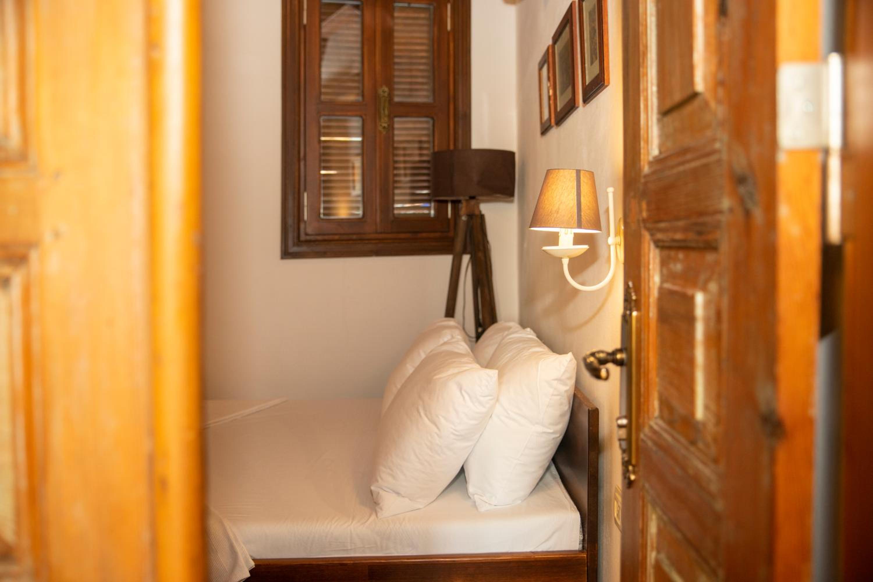 Standard Double Room - Photo 2