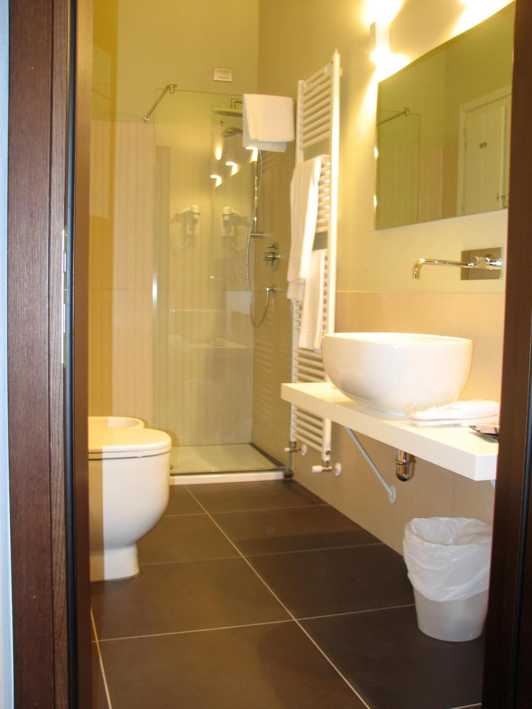 Superior One-Bedroom Apartment with Courtyard View - Photo 5