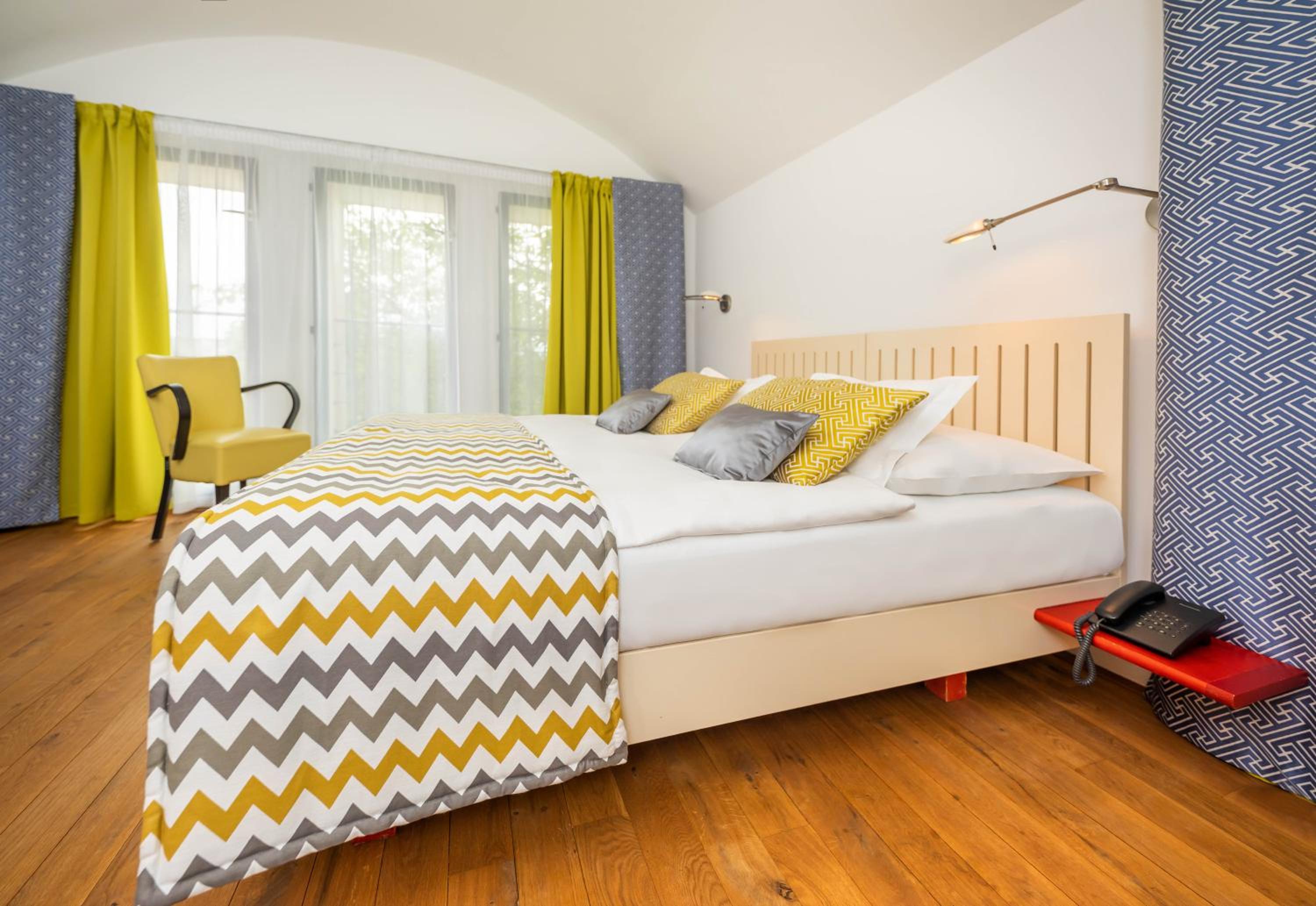 Deluxe Double Room - Photo 8