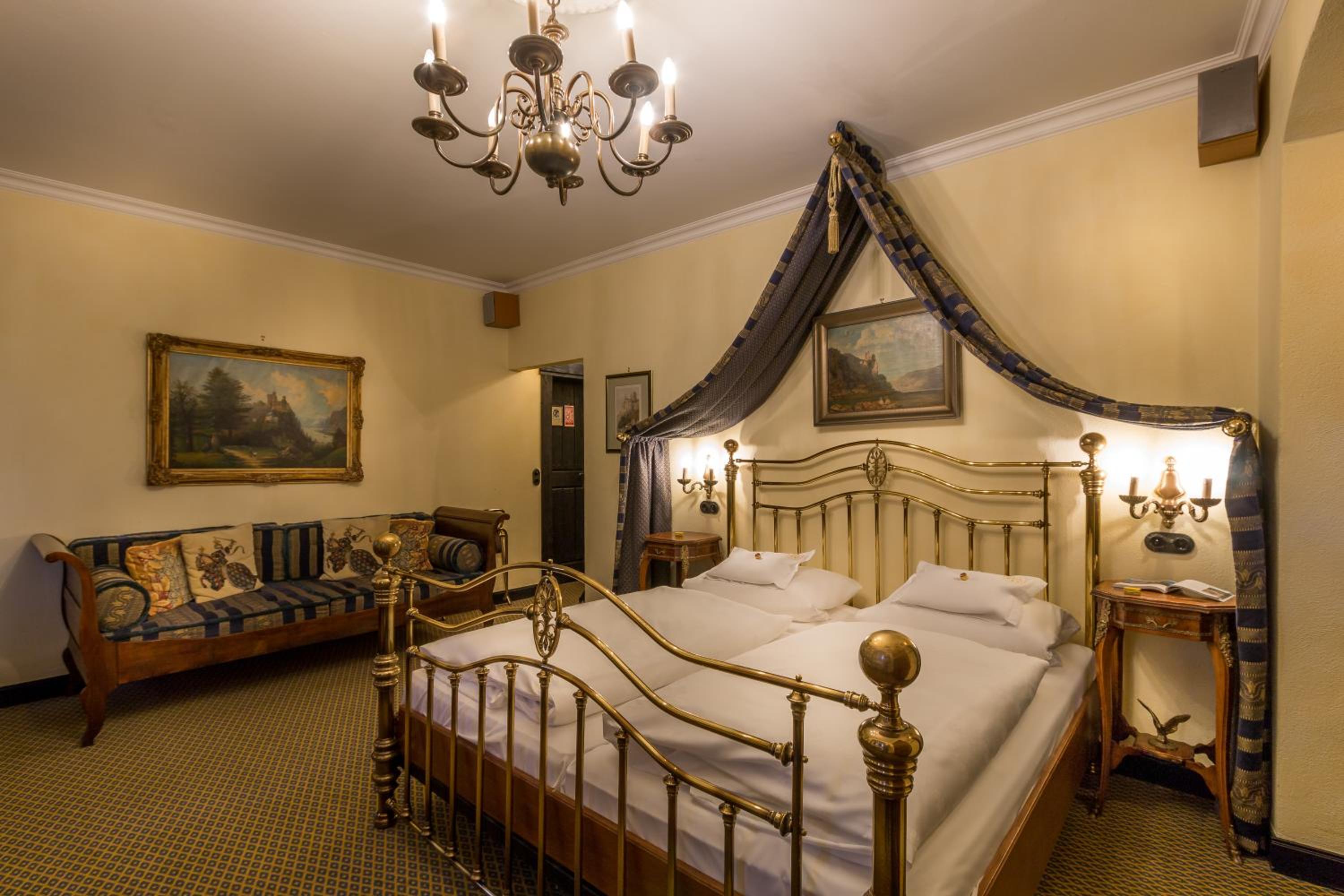 Deluxe Double Room with Shower - Photo 1