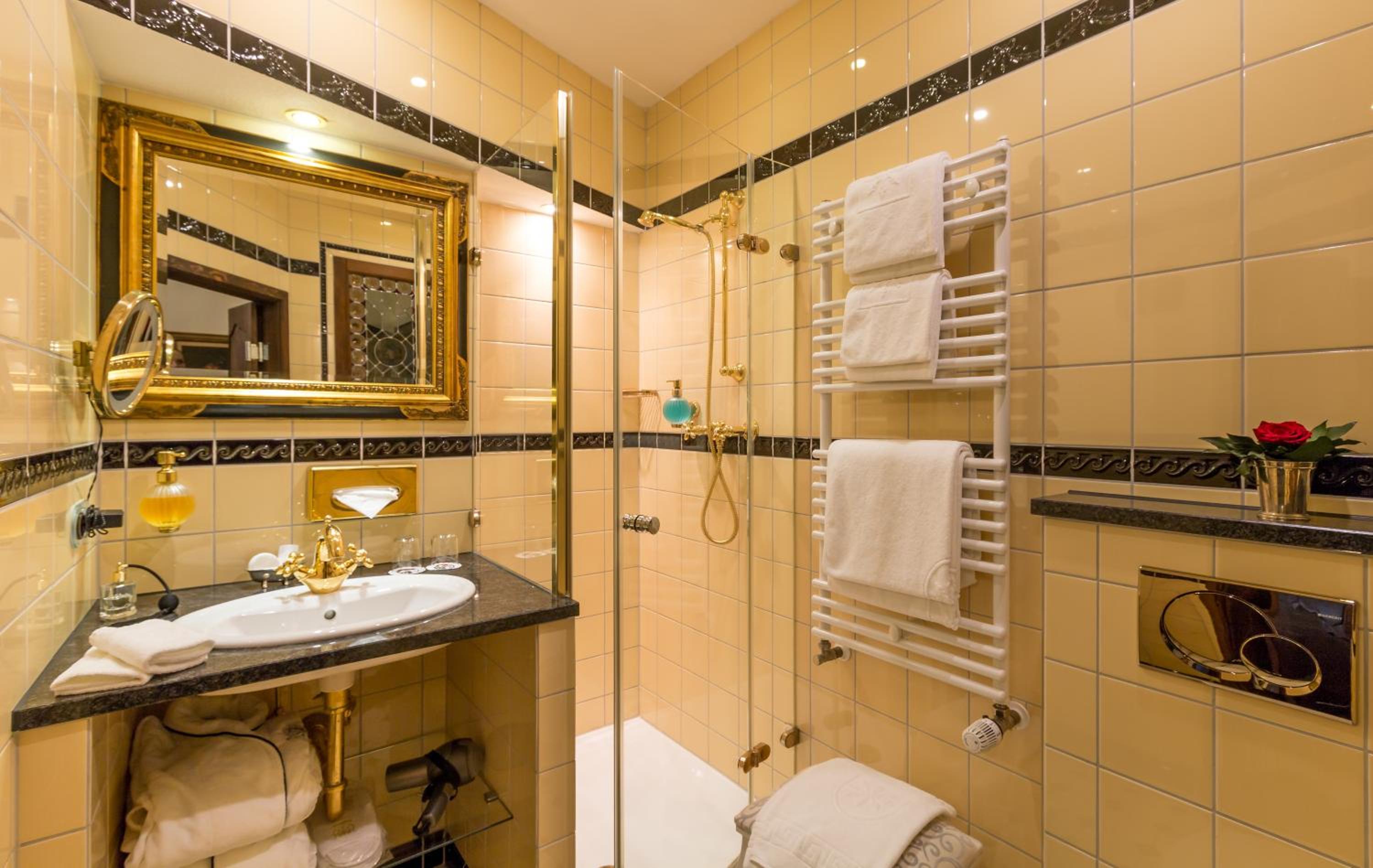 Queen Room - Photo 2
