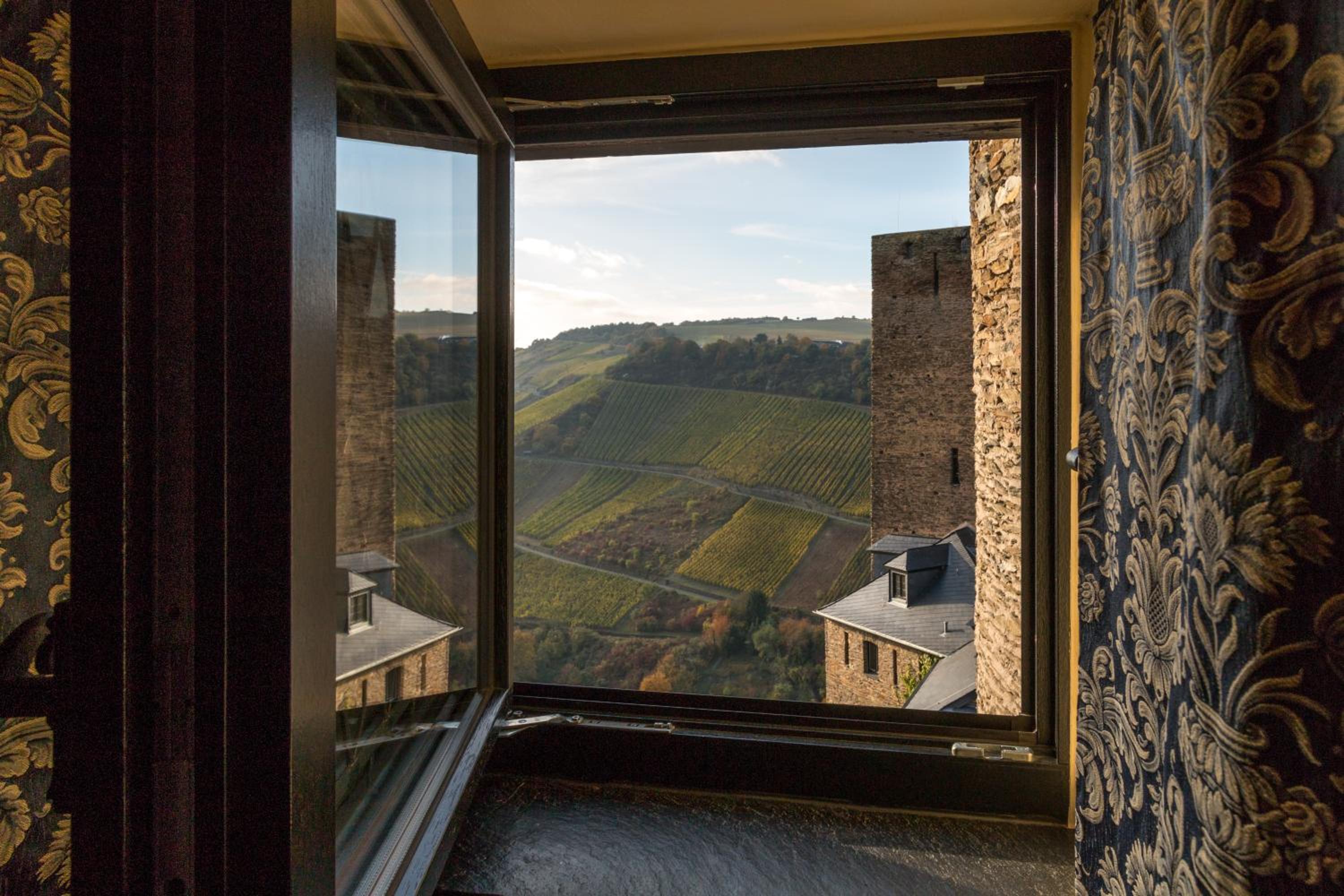 Suite with River View - Photo 4