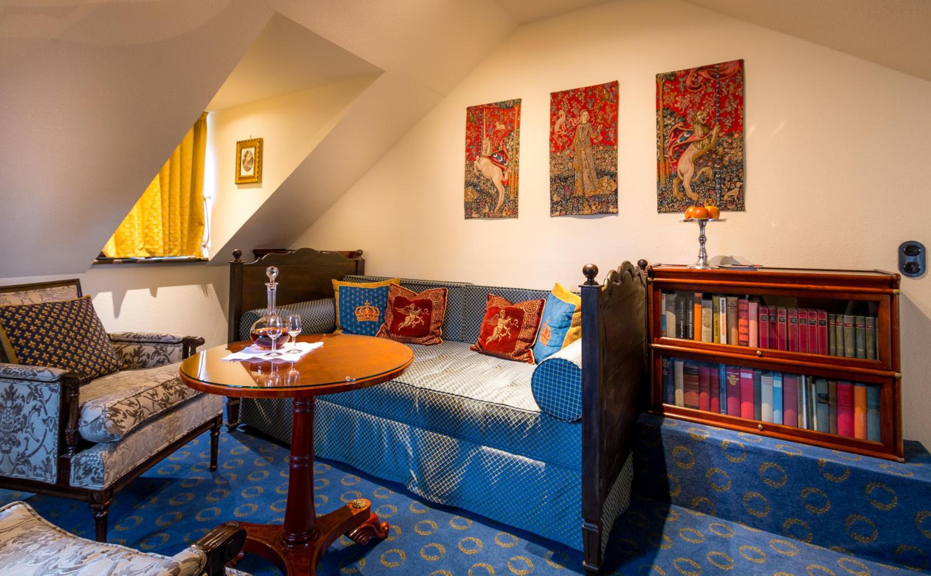Duplex Suite - Photo 2