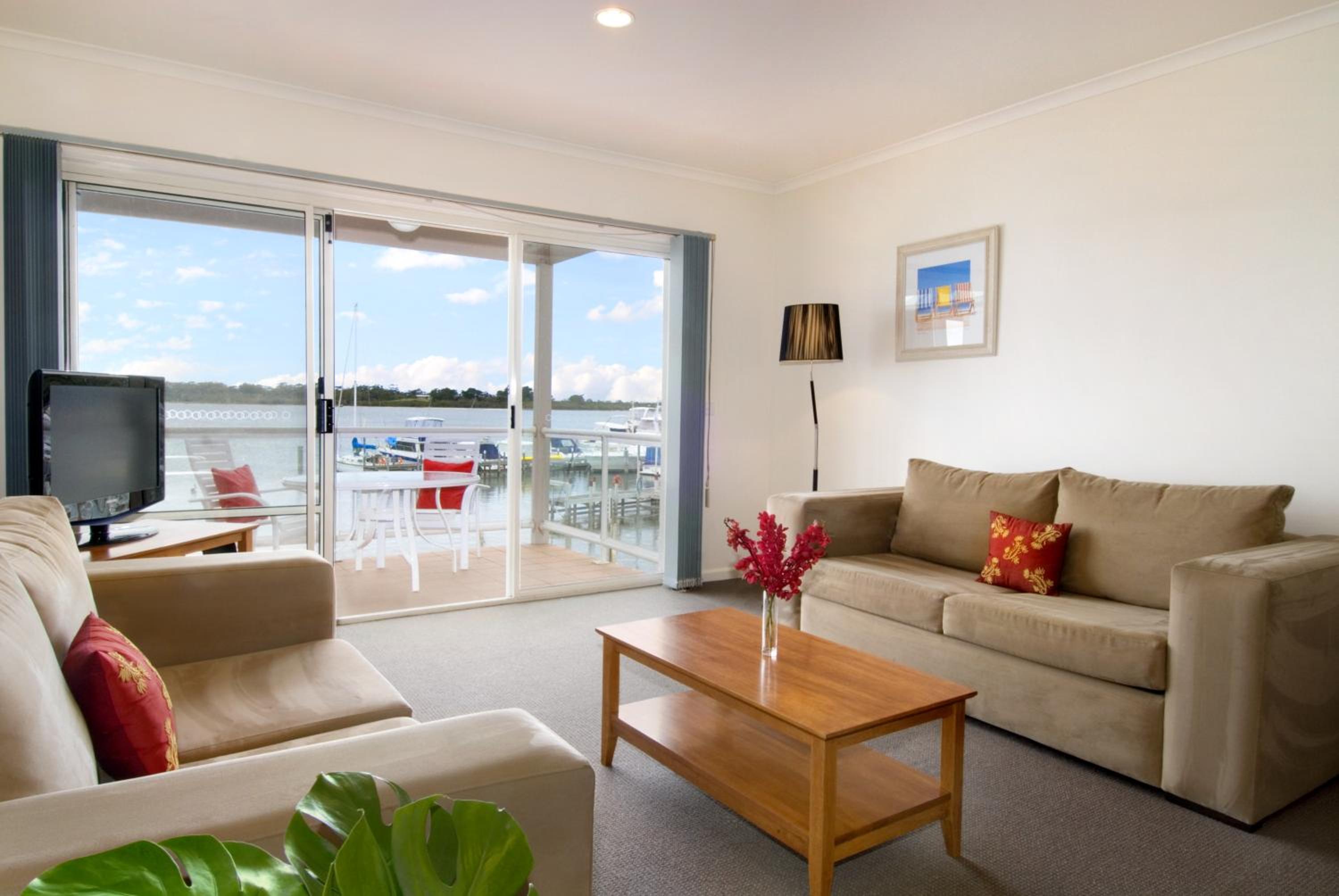 Two-Bedroom Apartment - Bancroft photo 3