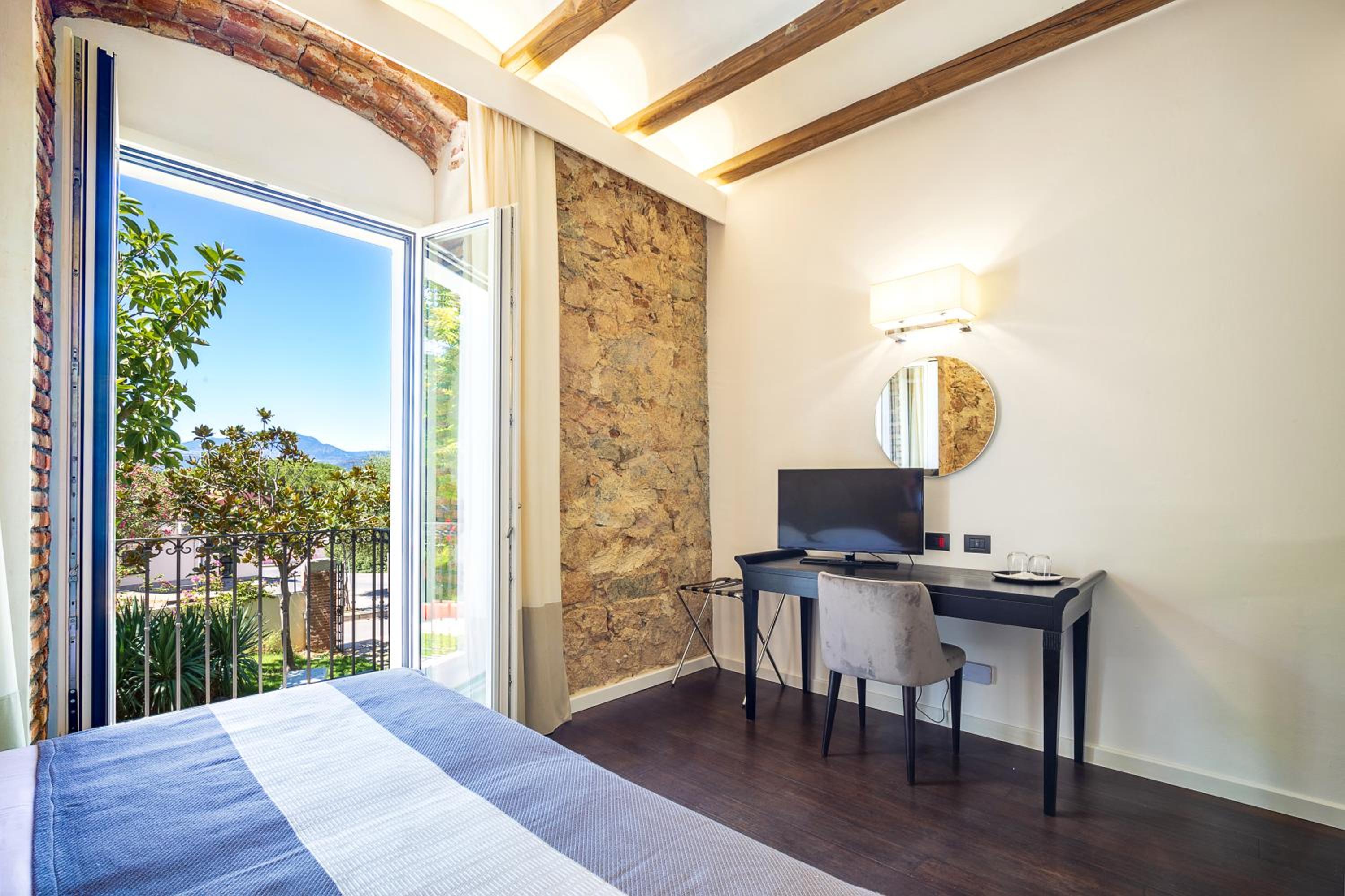 Double Room with Balcony photo 3