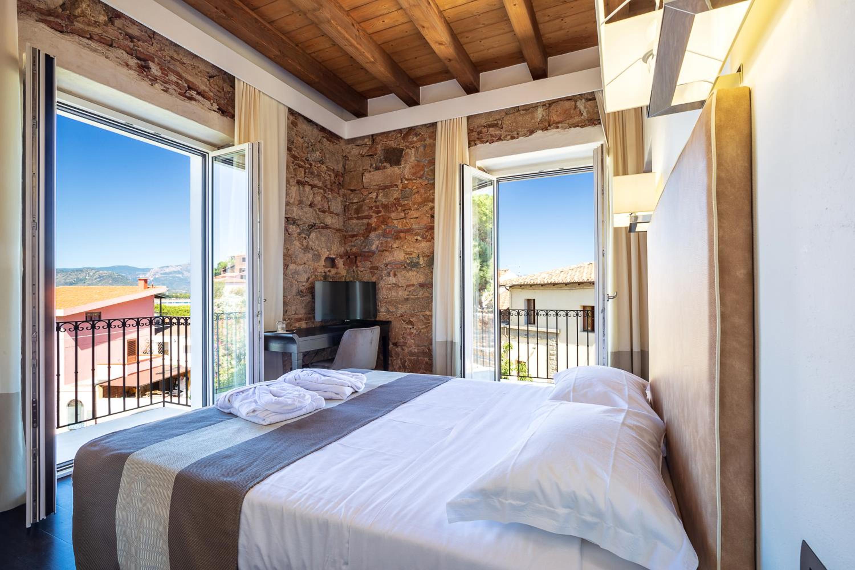 Double Room with Balcony and Sea View photo 3