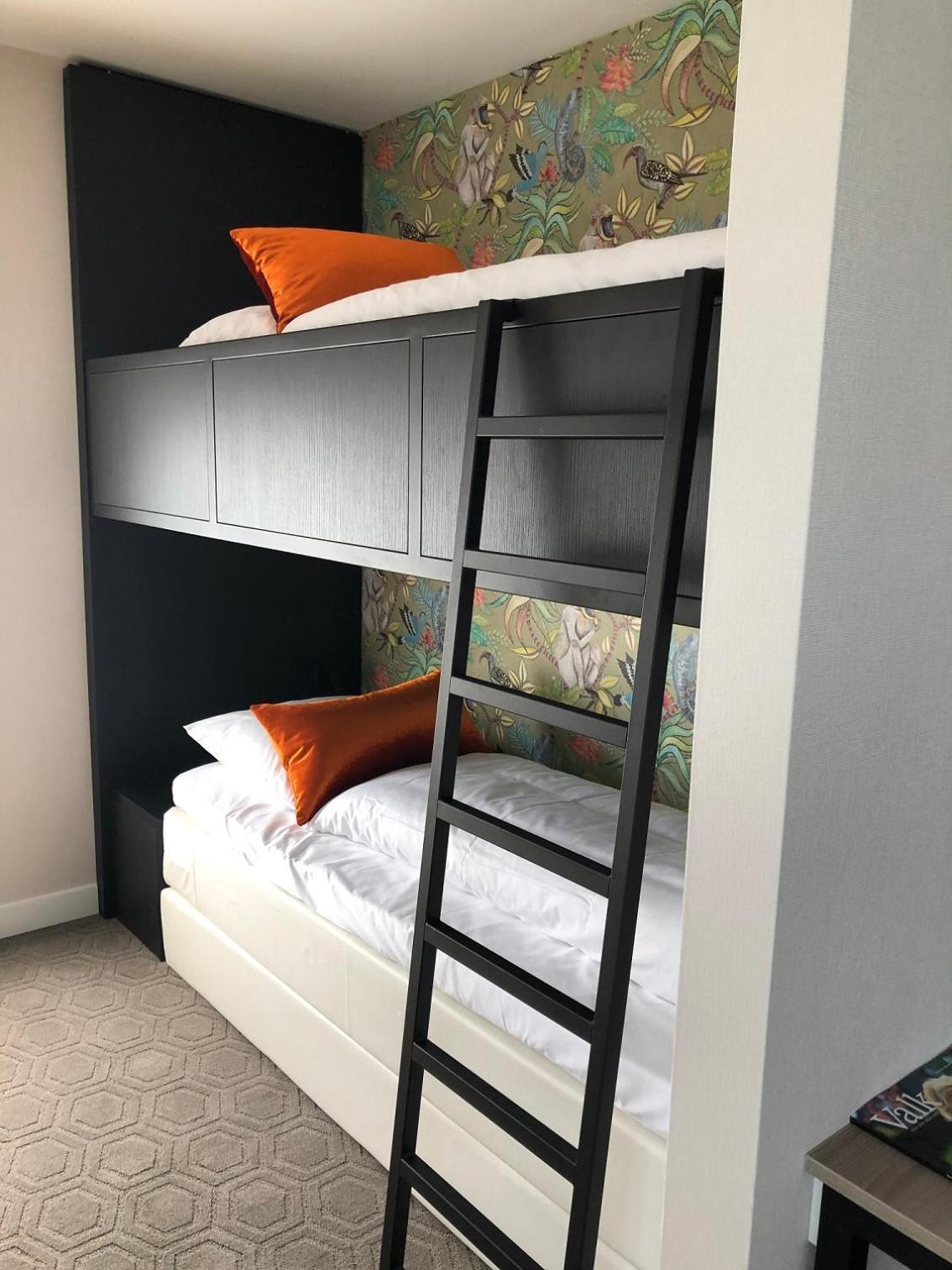 Deluxe Family Room - Photo 2