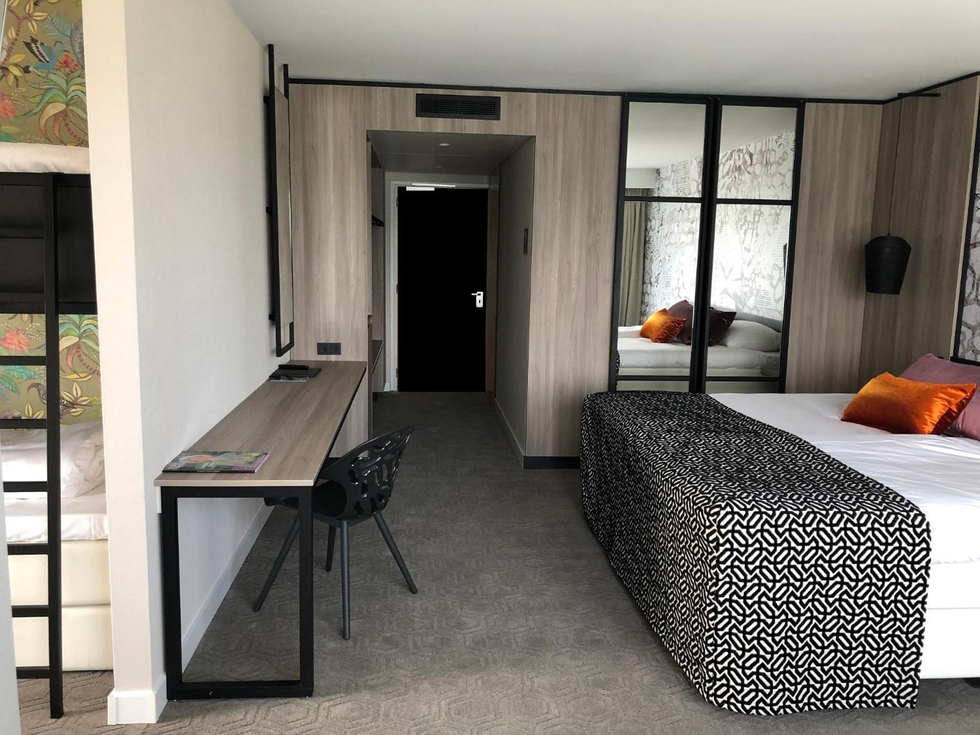 Deluxe Family Room - Photo 4