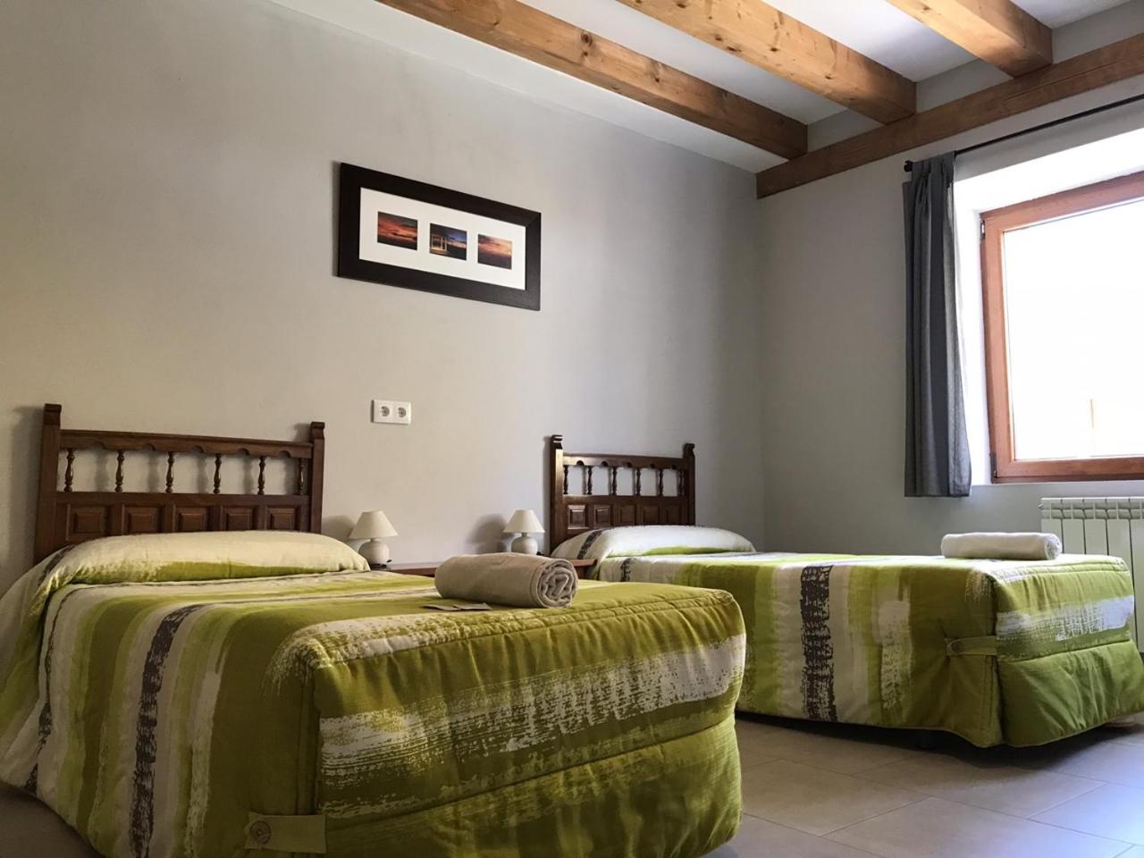 Twin Room with Private Bathroom photo 1