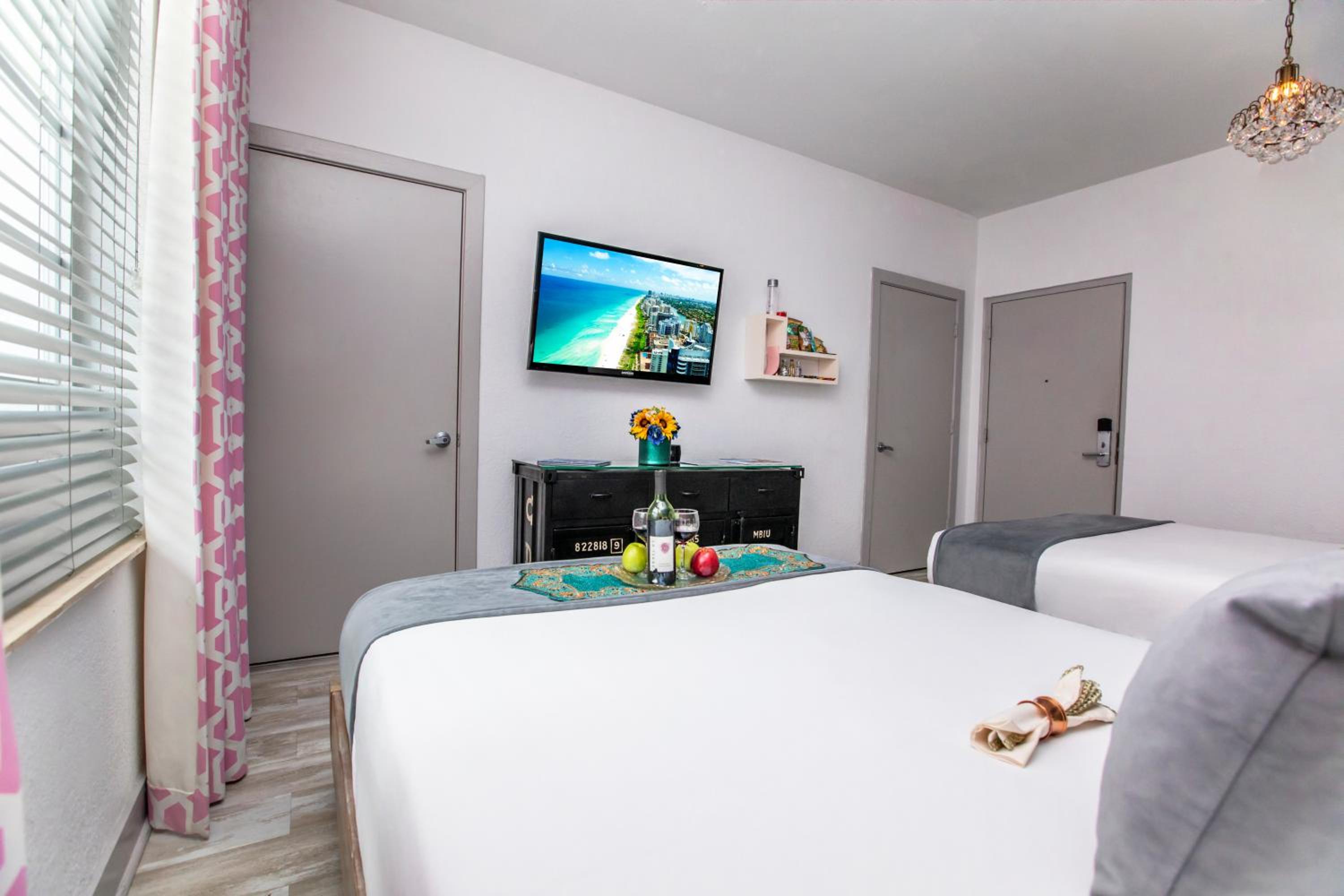 Standard Double Room - Photo 6