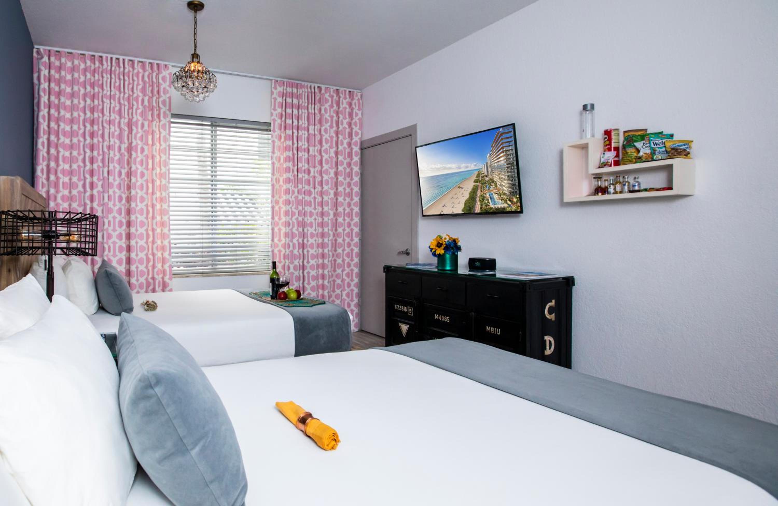 Standard Double Room - Photo 17
