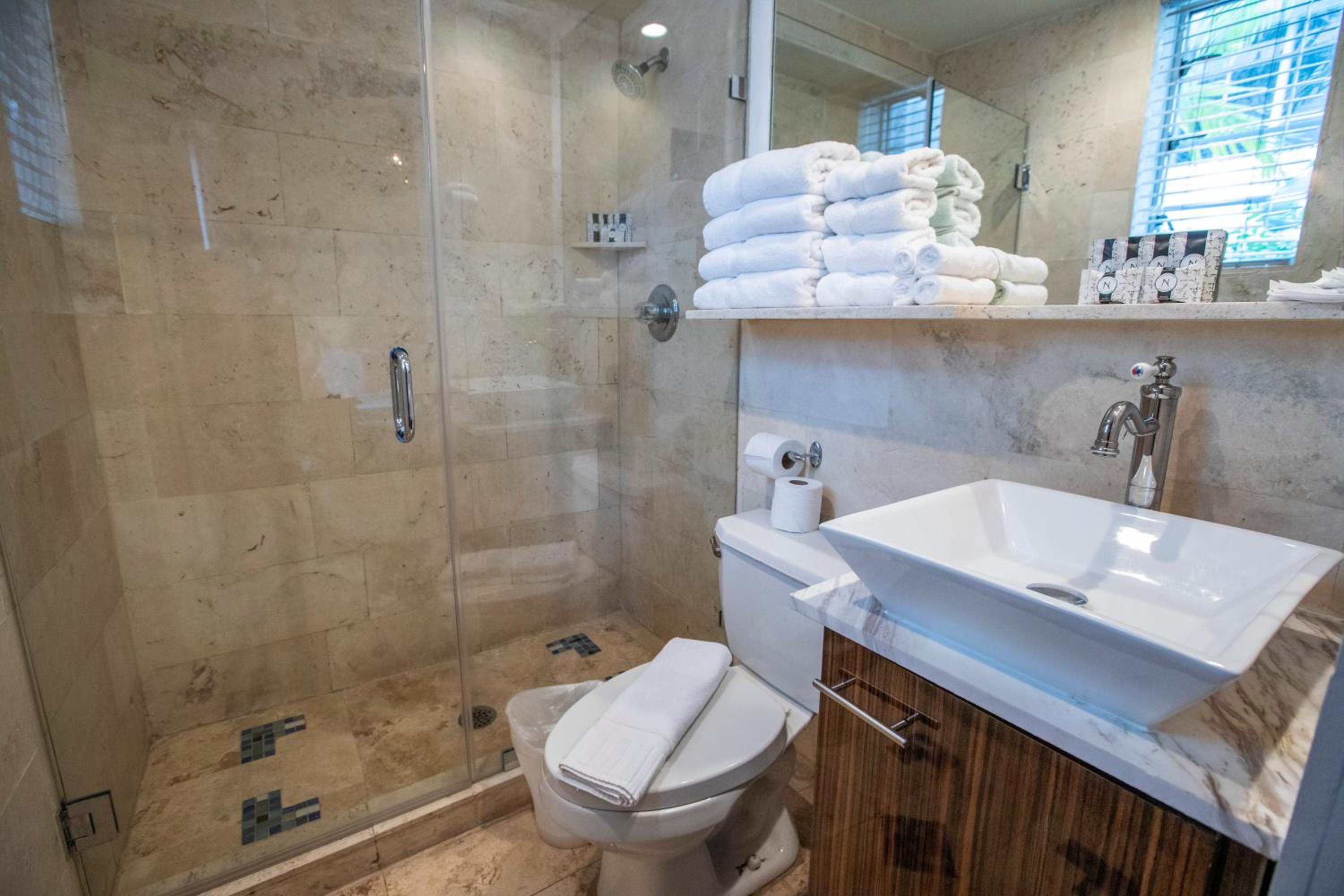 Standard Double Room - Photo 5