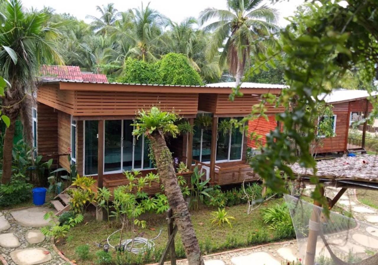 Deluxe Double Room with Balcony - Photo 5
