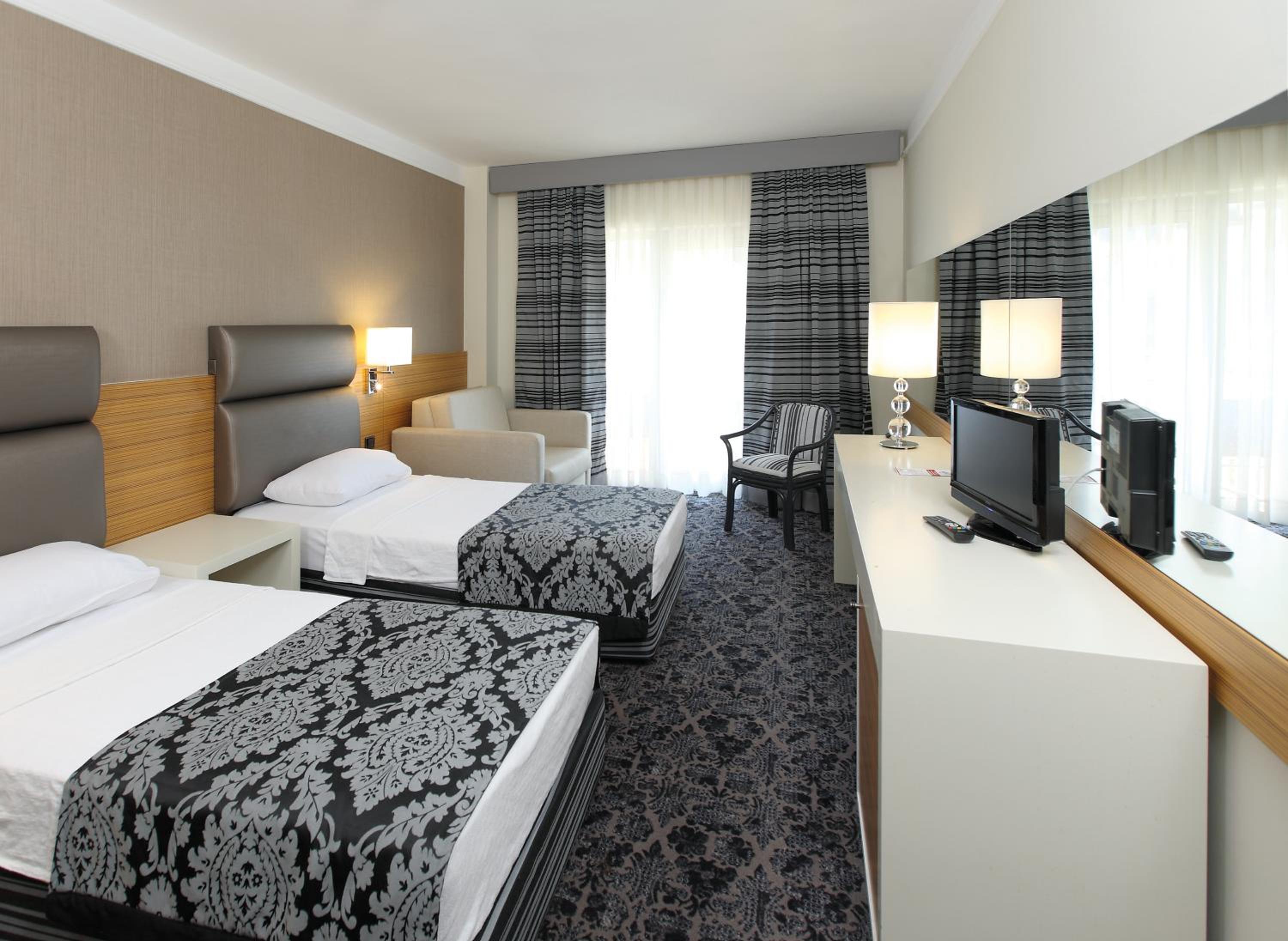 Standard Double or Twin Room photo 3