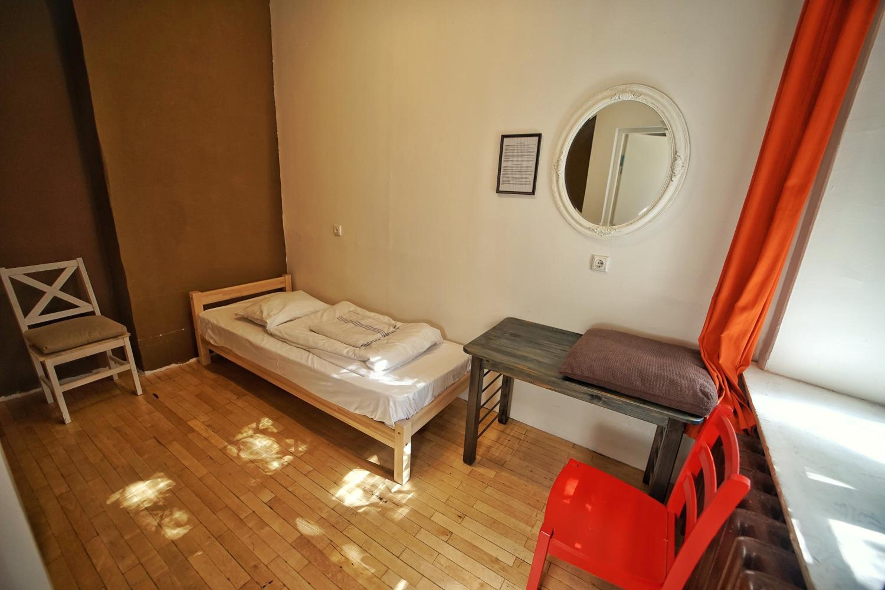 Budget Twin Room photo 3