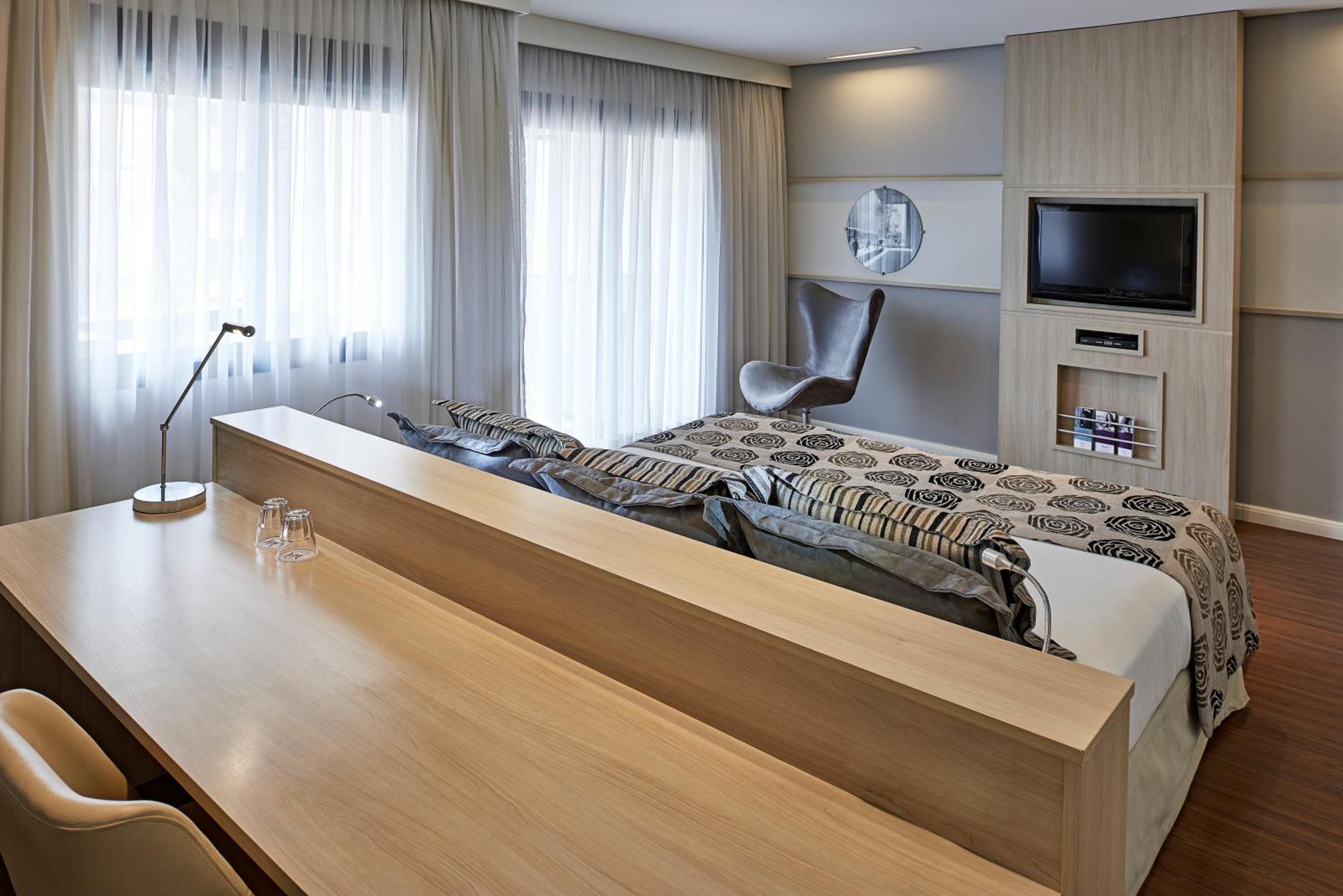 Superior King Room - Photo 4