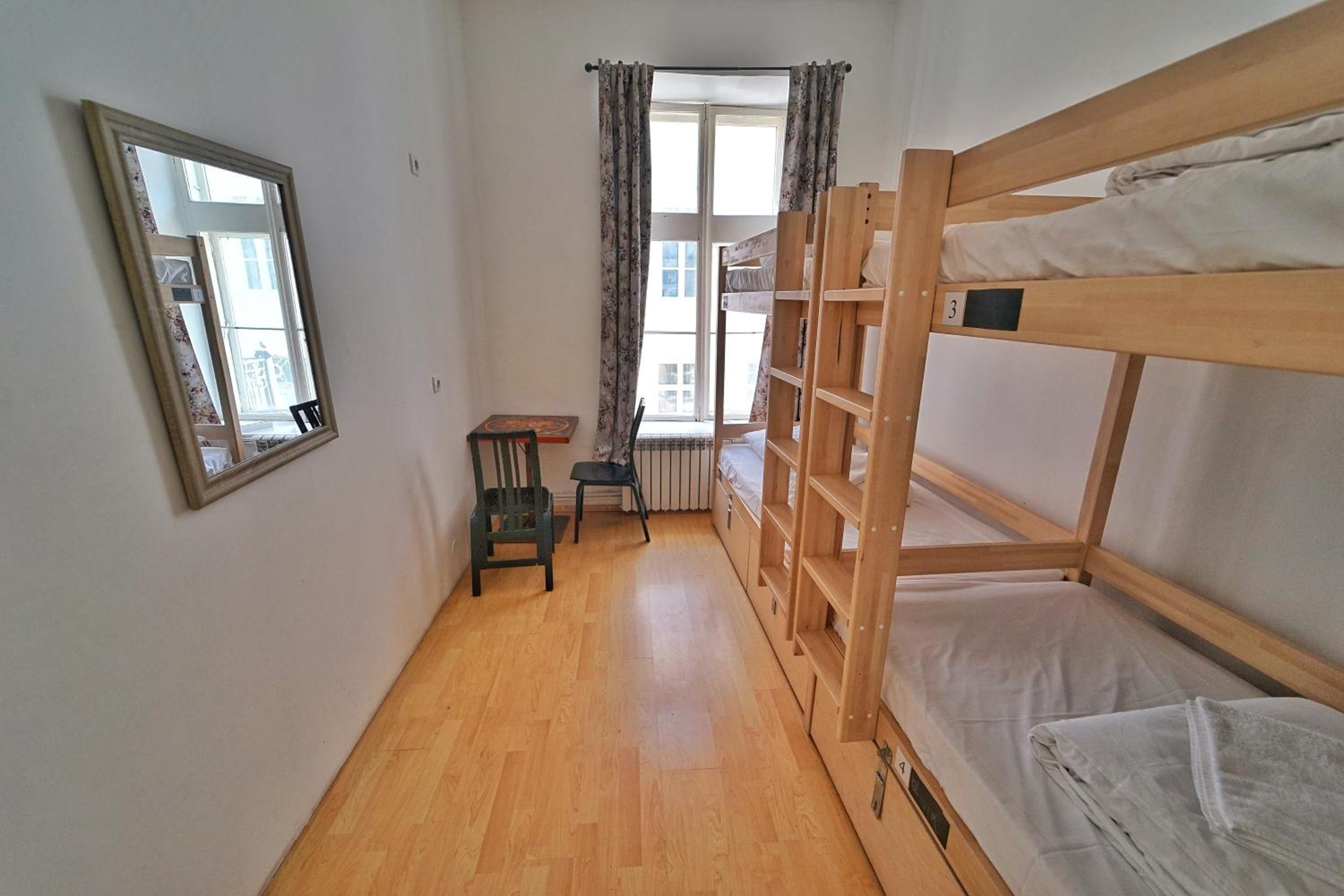 Bed in 4-Bed Mixed Dormitory Room
