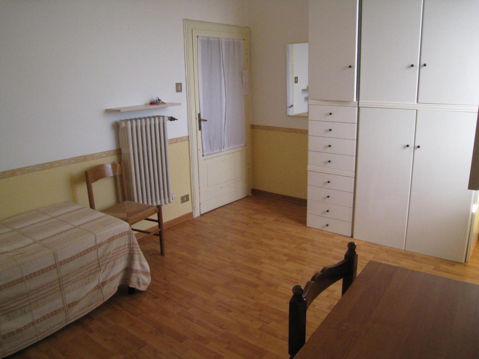 Single Room with Shared Bathroom