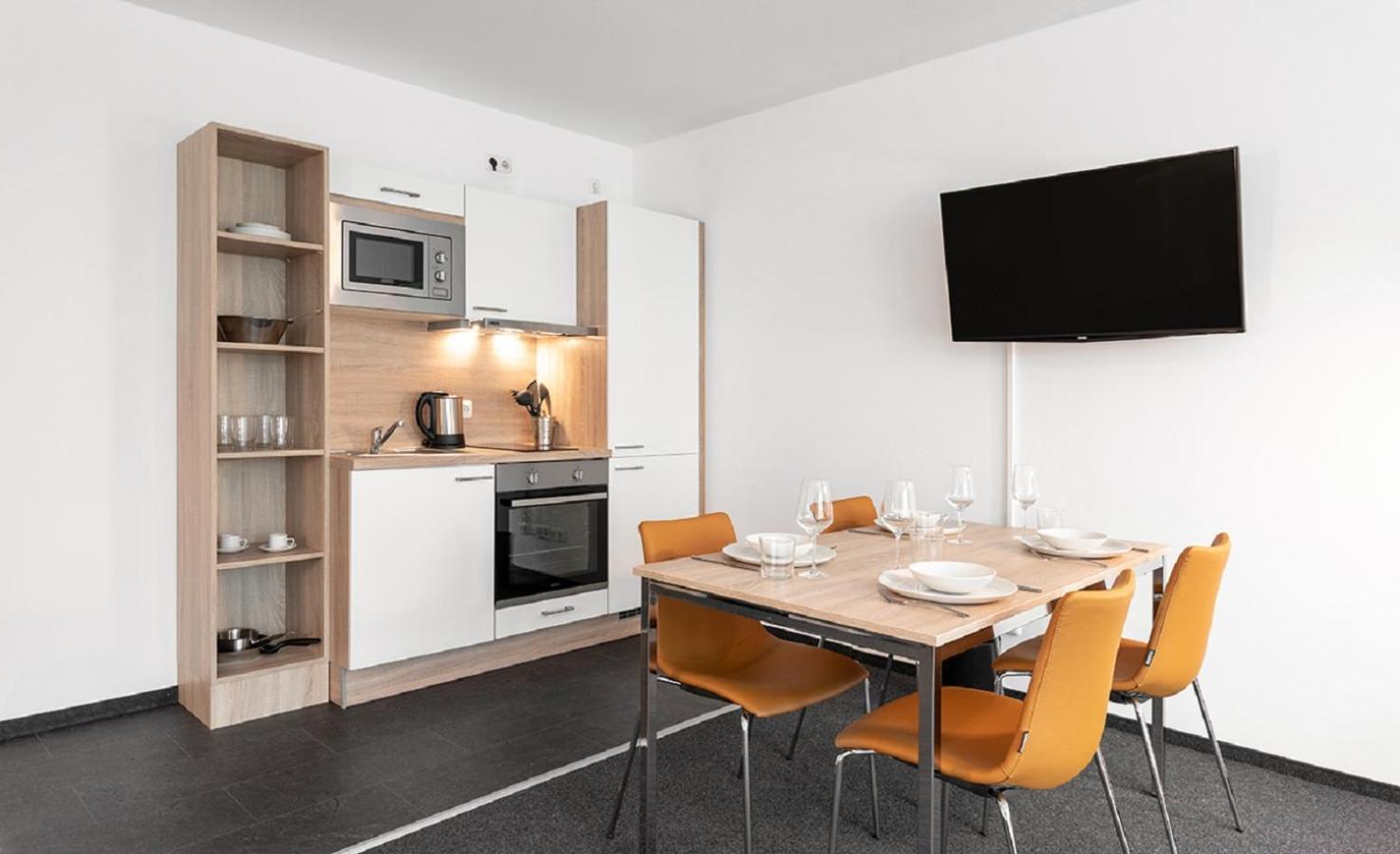 Executive Apartment with Kitchen - Photo 2