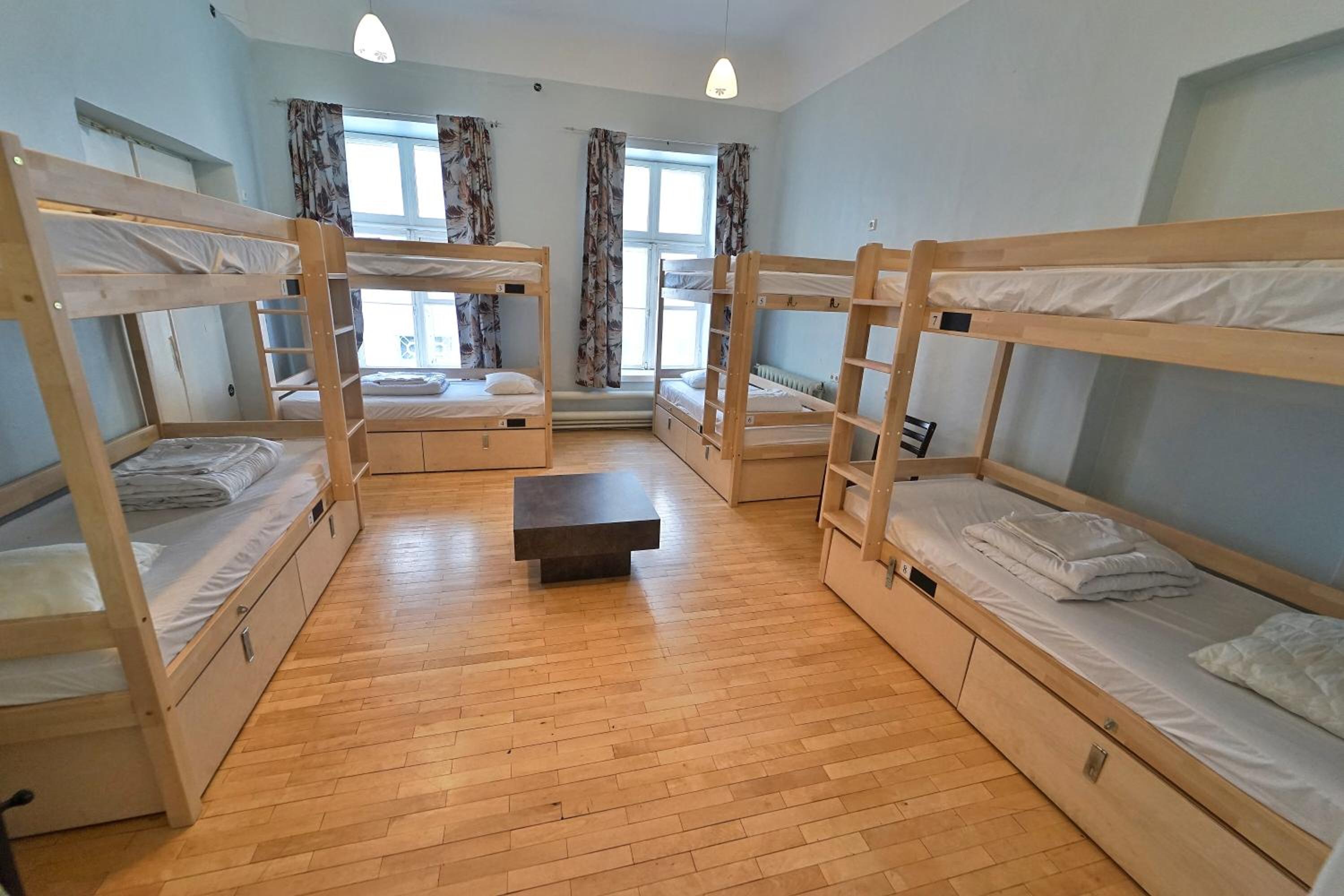 Bed in 8-Bed Mixed Dormitory Room photo 1