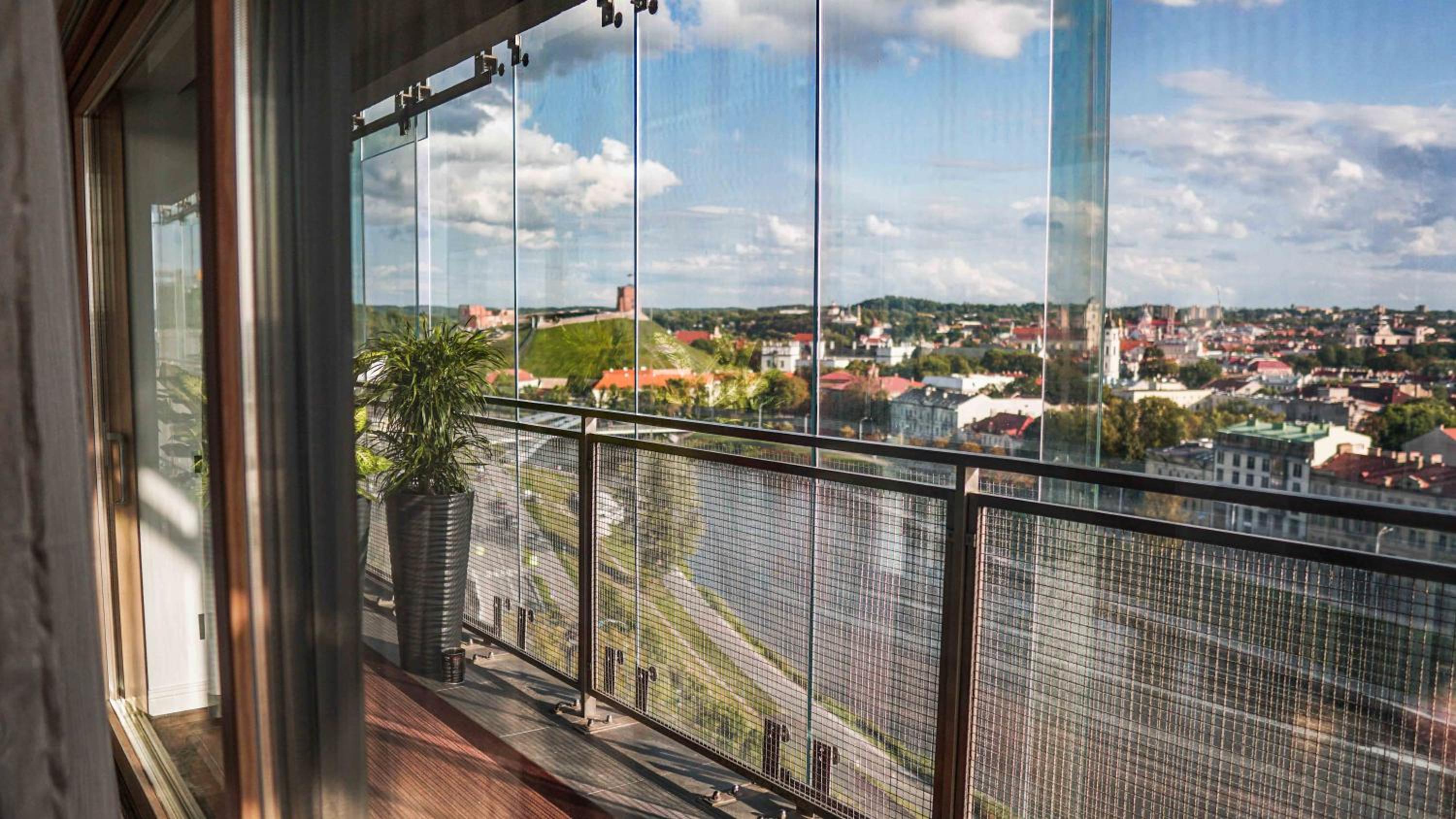 Apartment with Terrace - Photo 9
