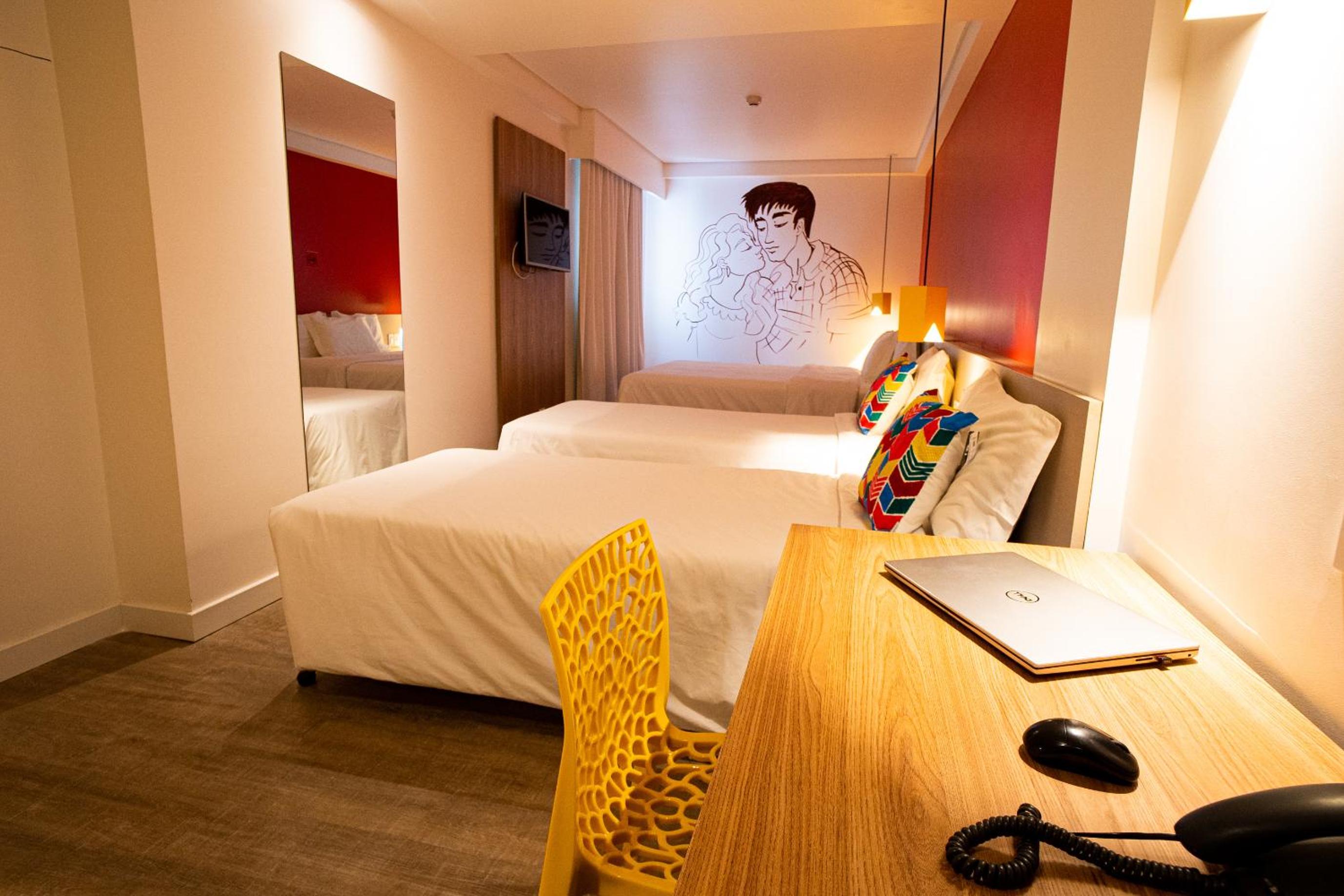 Family Room with Double Bed and Twin Beds photo 3