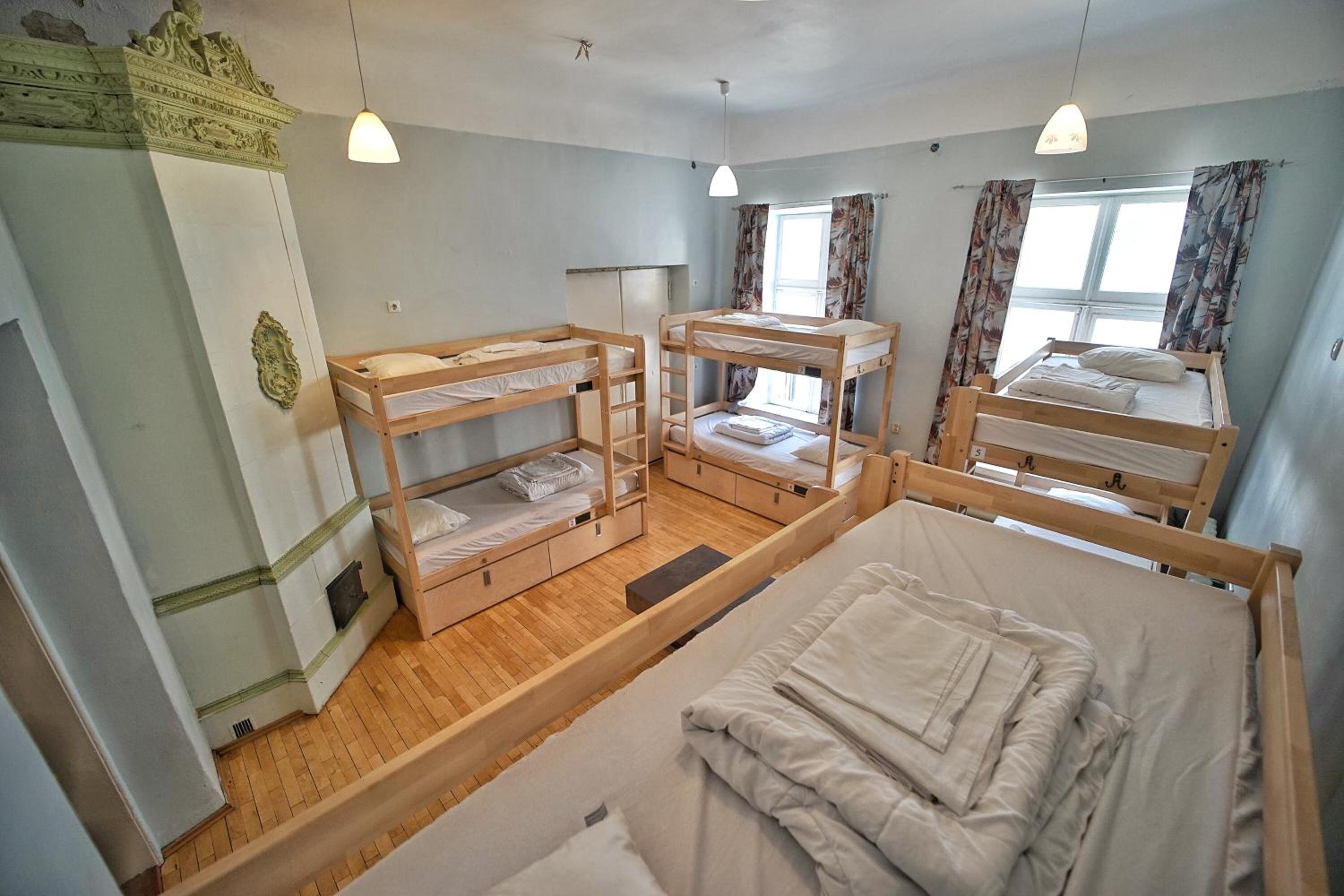 Bed in 8-Bed Mixed Dormitory Room photo 3