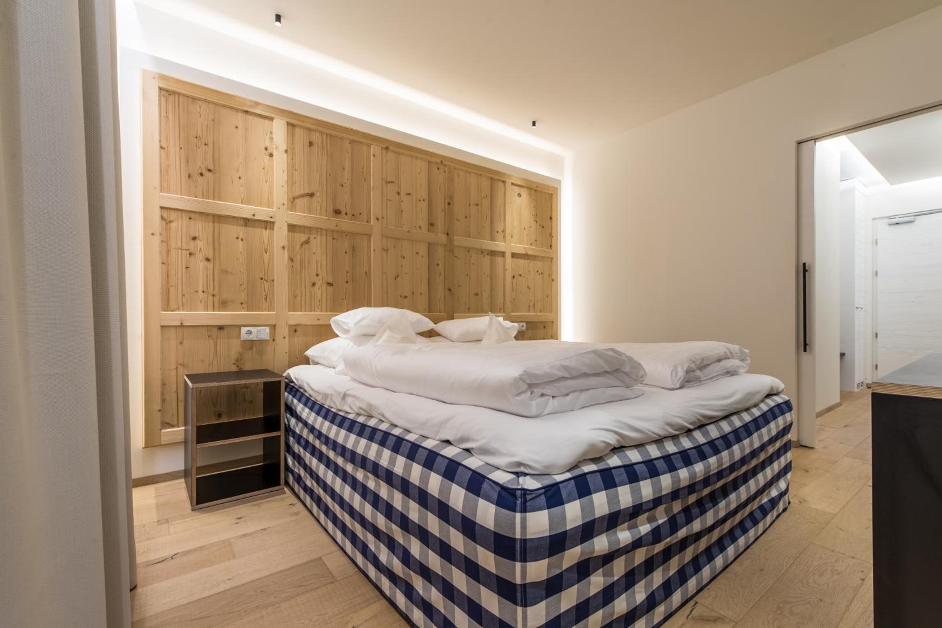 Suite - Photo 3