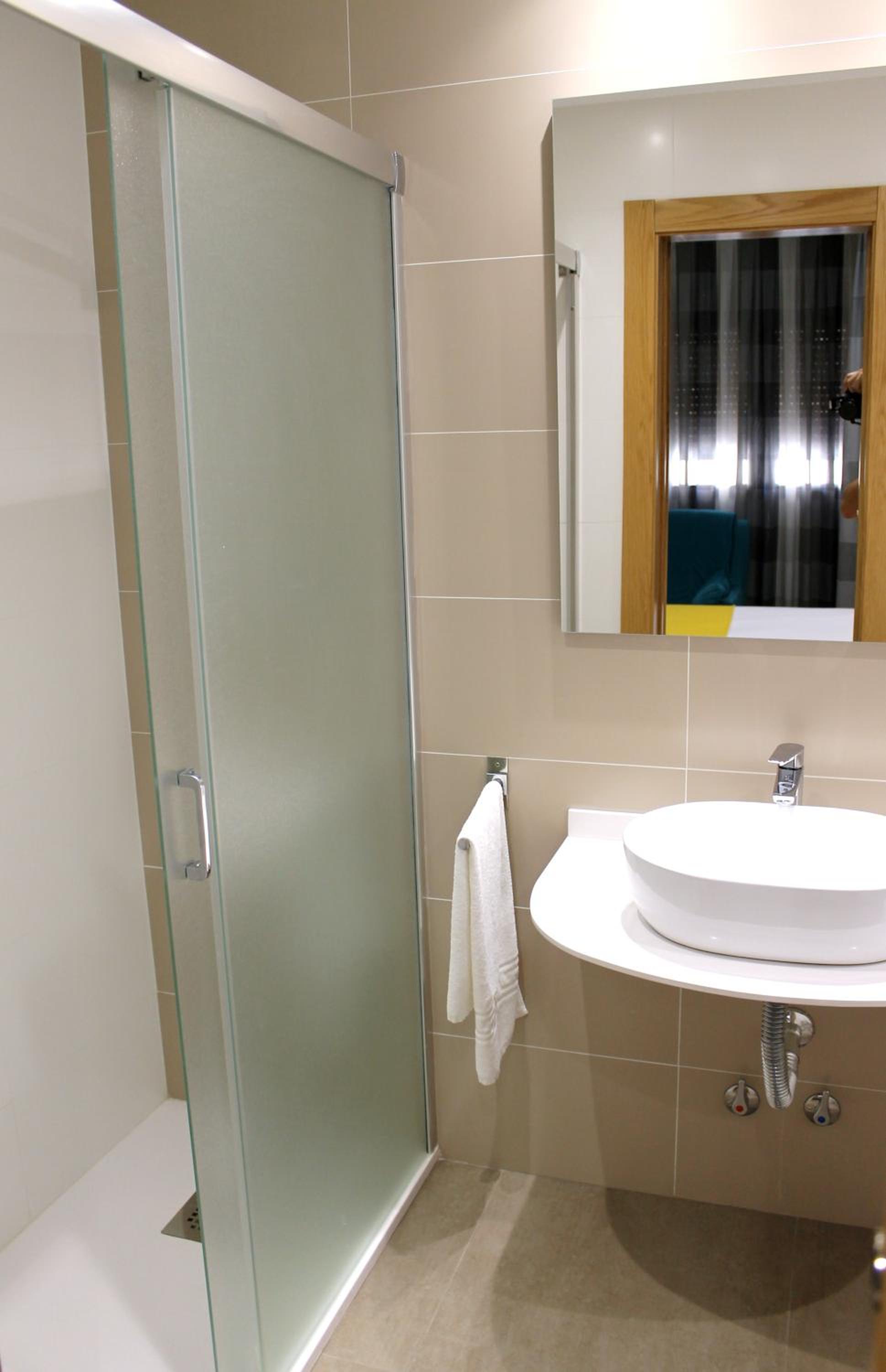 Double or Twin Room - Photo 6