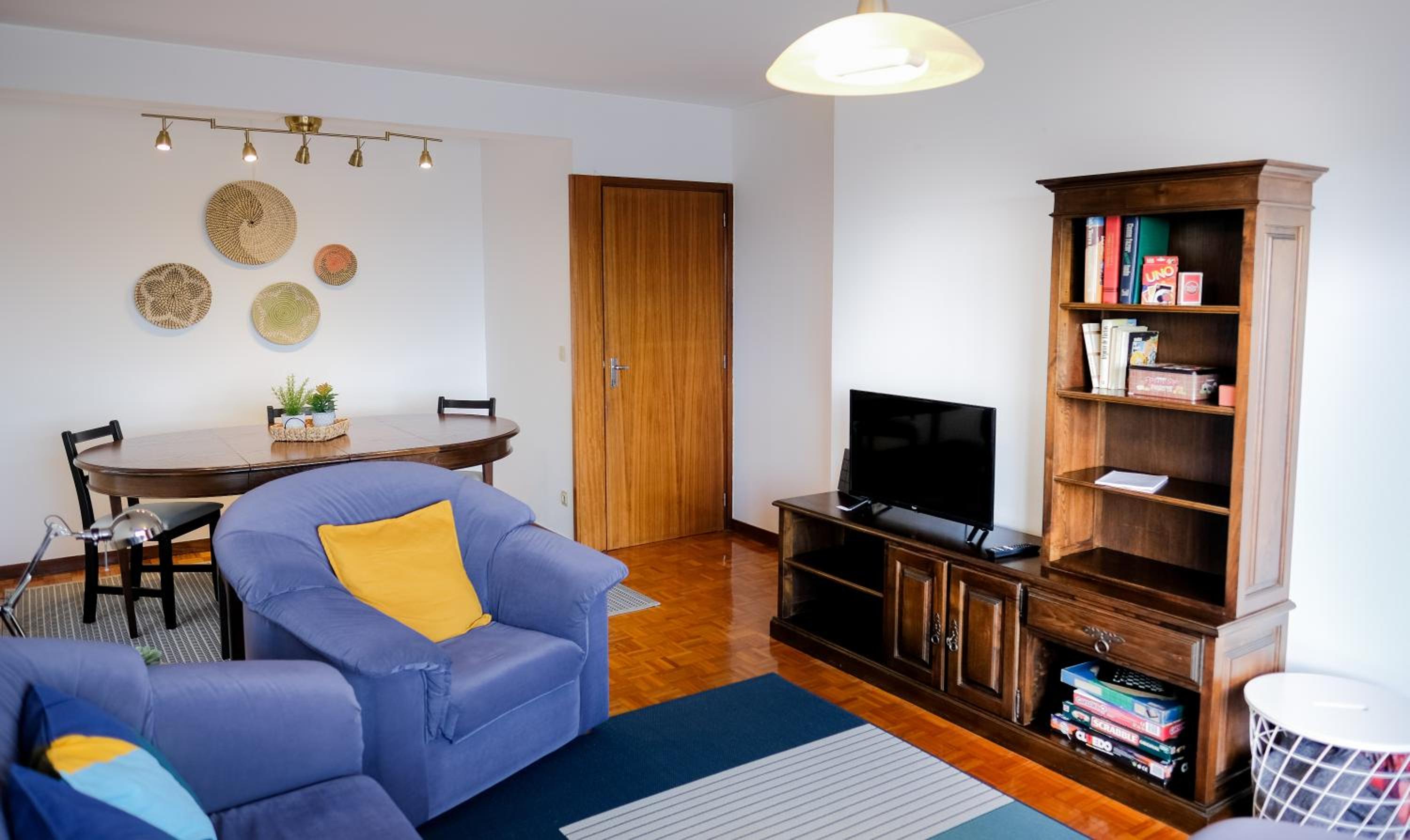 Three-Bedroom Apartment photo 2