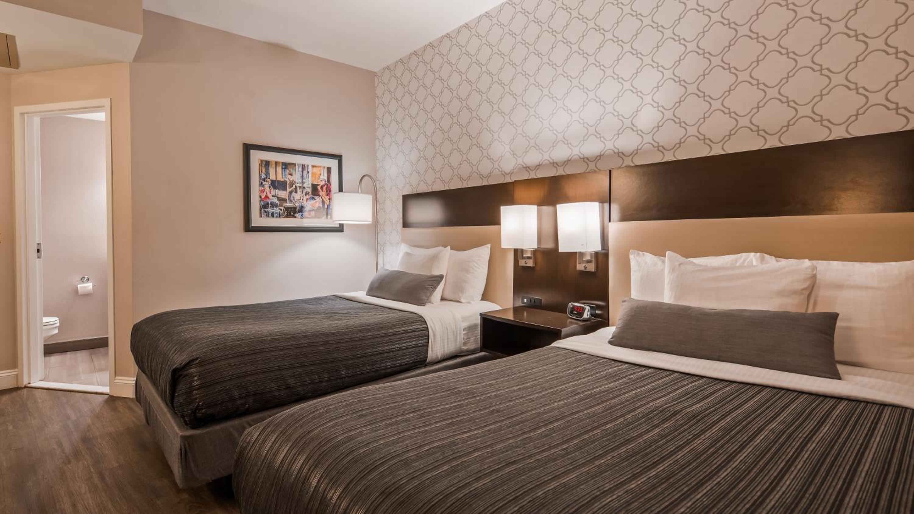 Double Room with Two Double Beds and Whirlpool, No Windows - Photo 2
