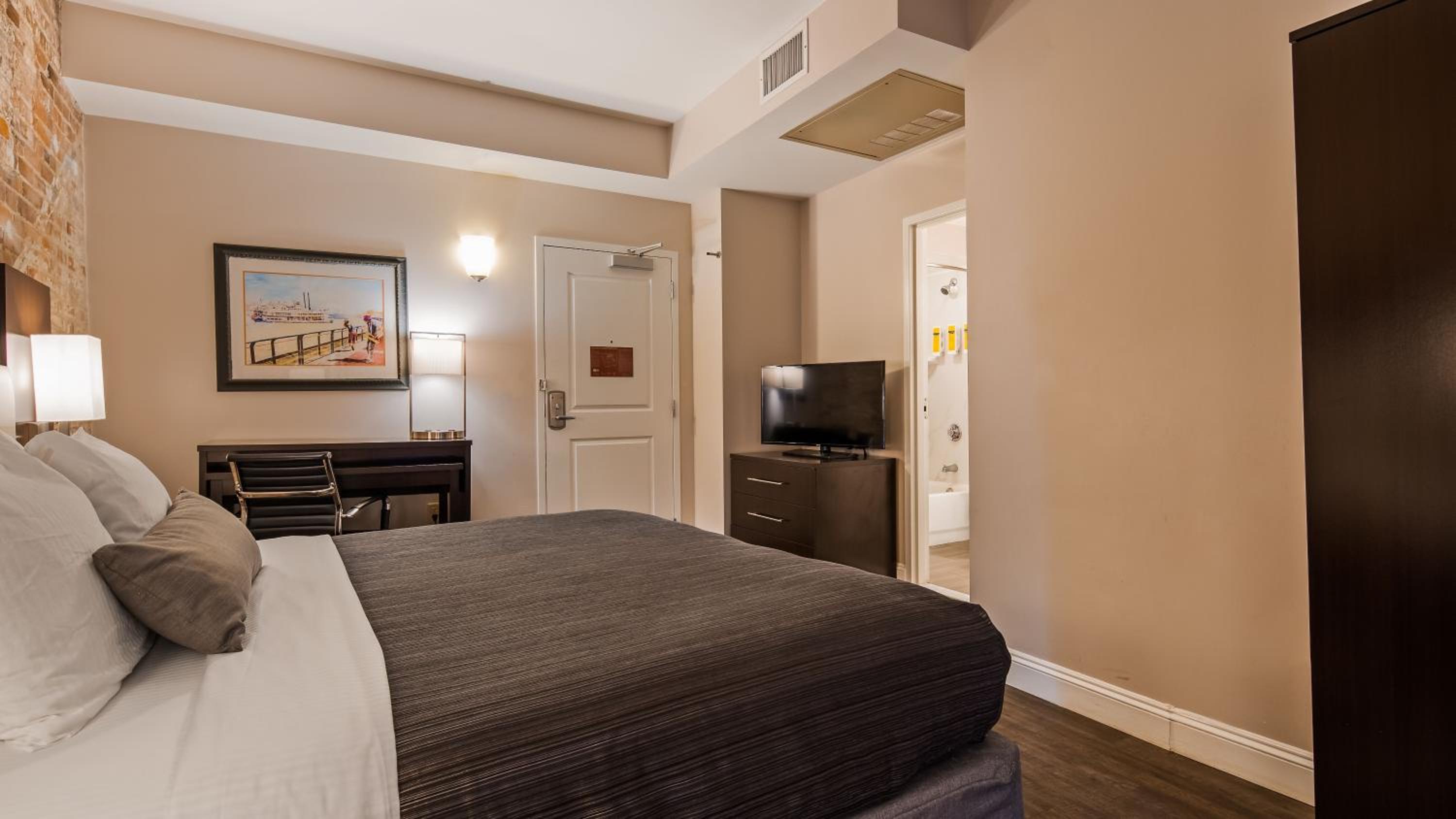 Queen Room - Photo 12