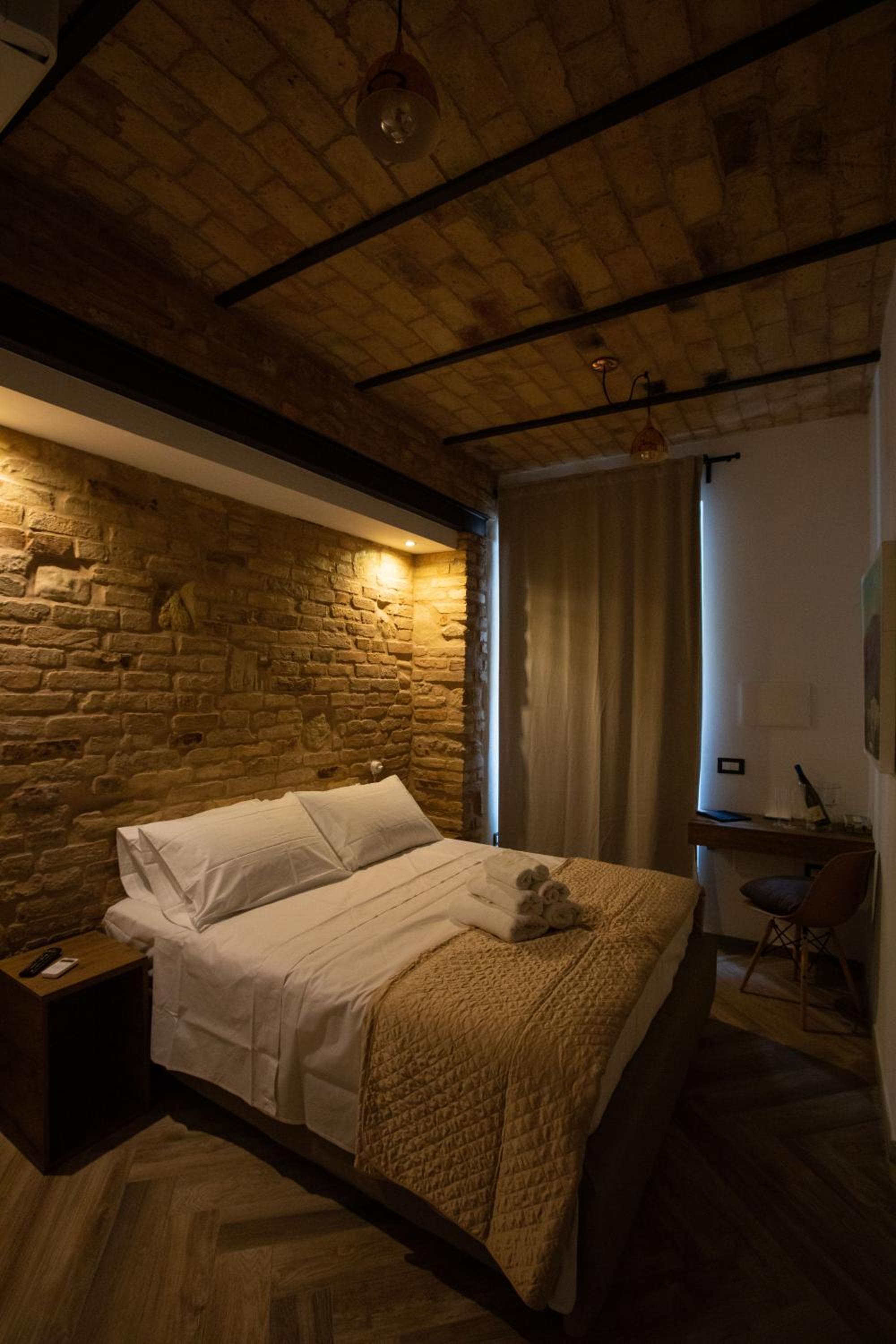 Double Room with Private Bathroom photo 2