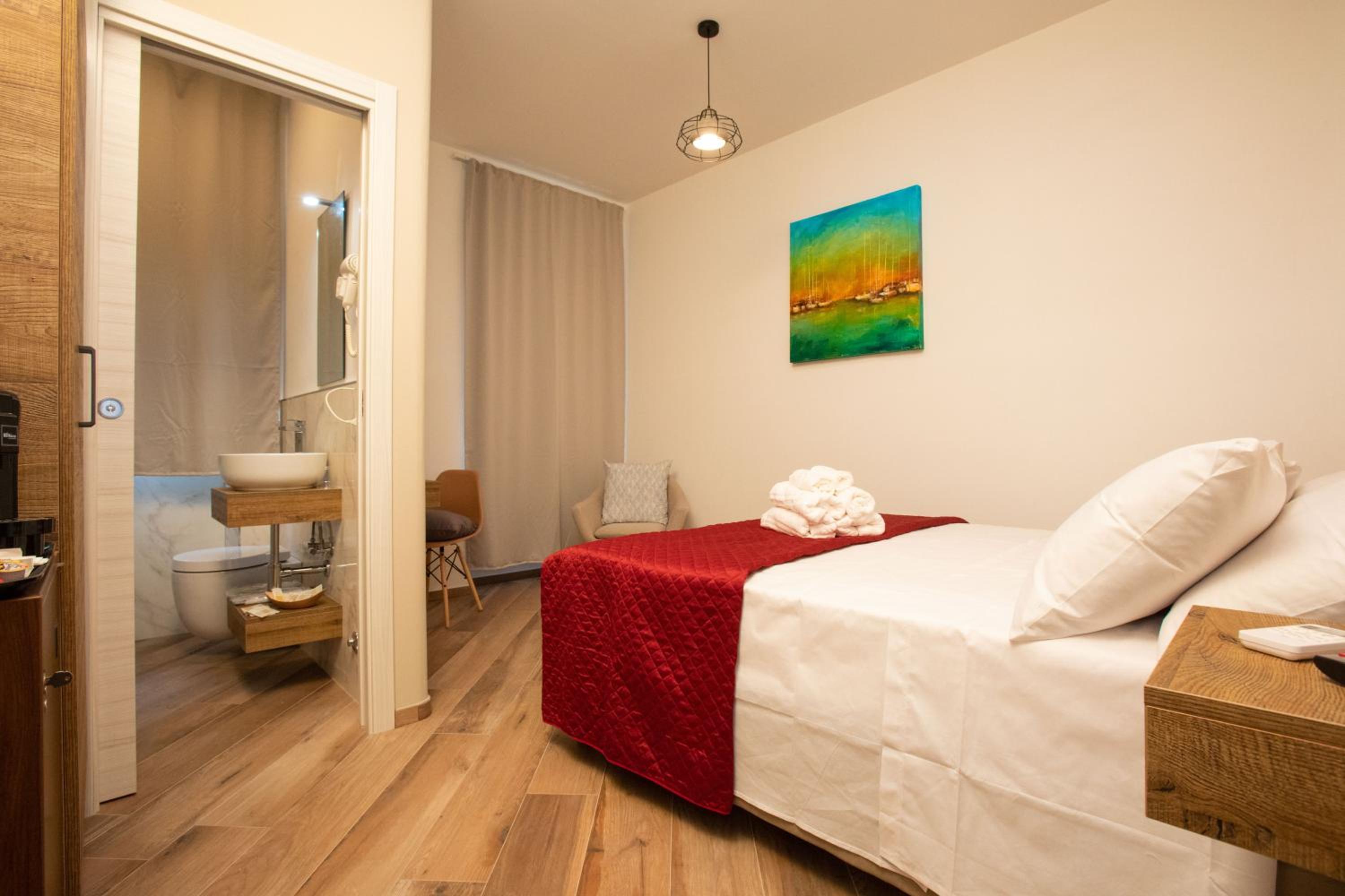 Double Room with Private Bathroom photo 3